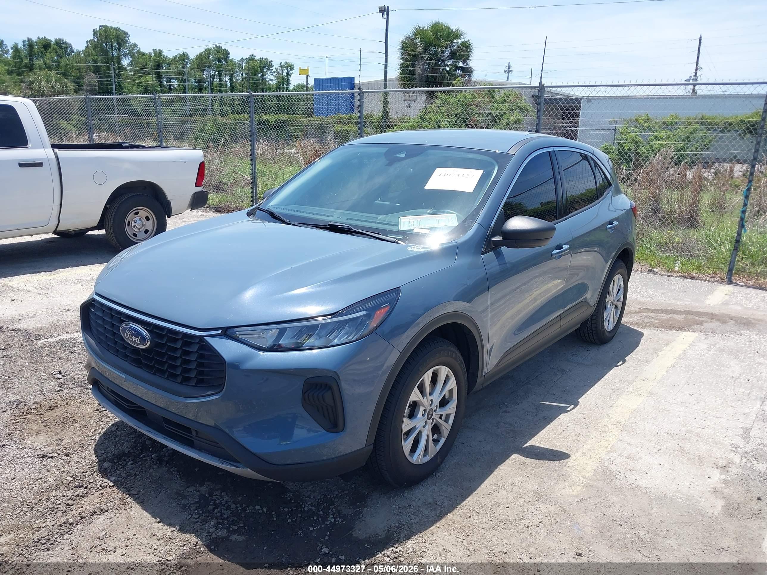 FORD ESCAPE image 2