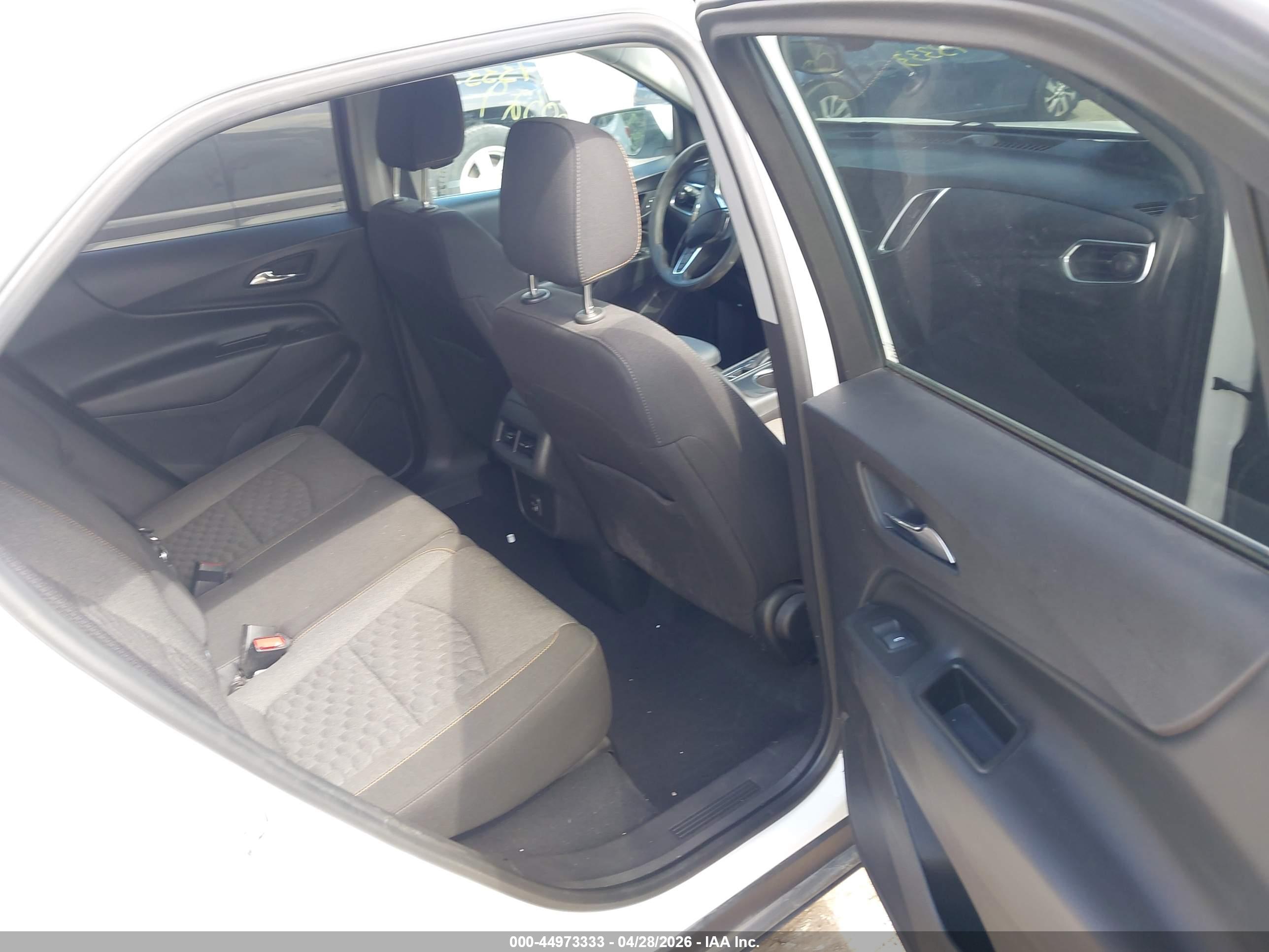 CHEVROLET EQUINOX image 8