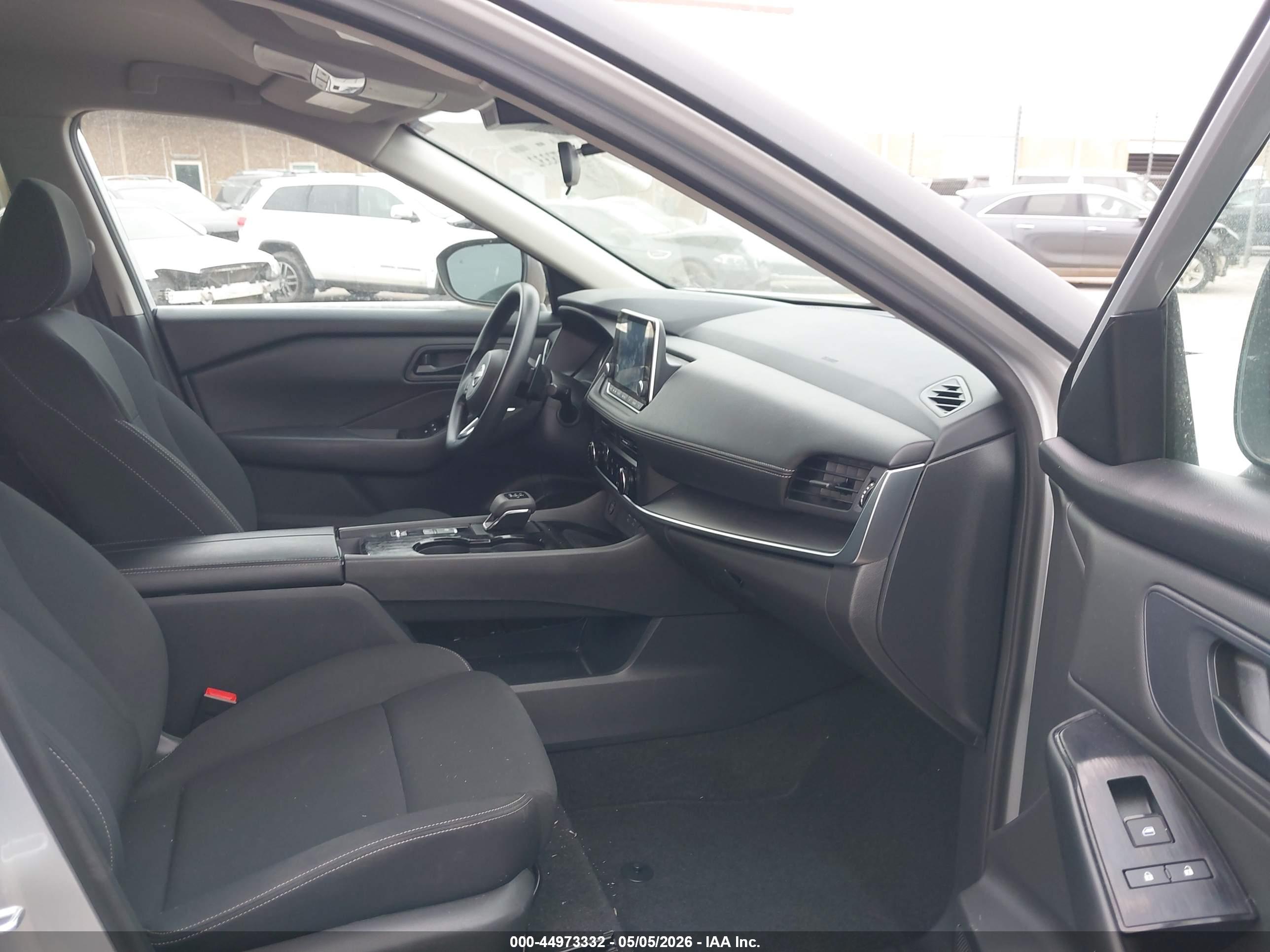 NISSAN ROGUE image 5