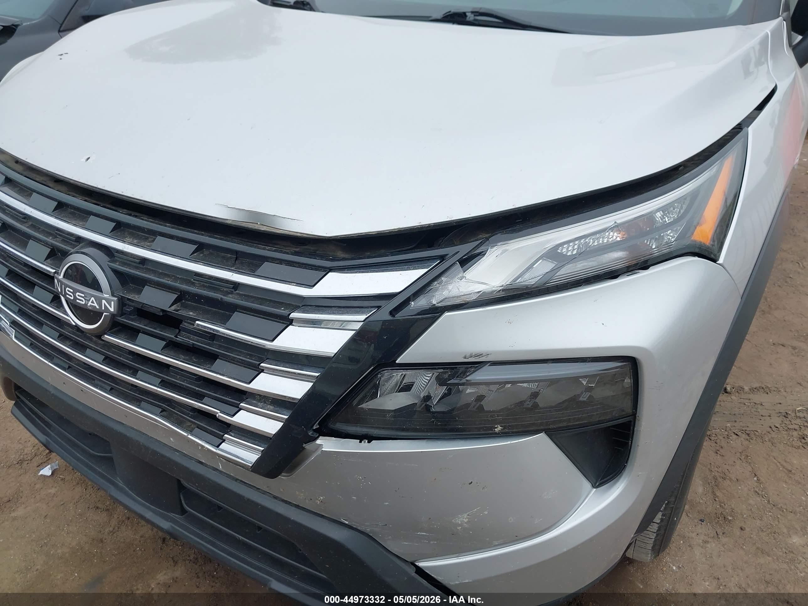 NISSAN ROGUE image 6