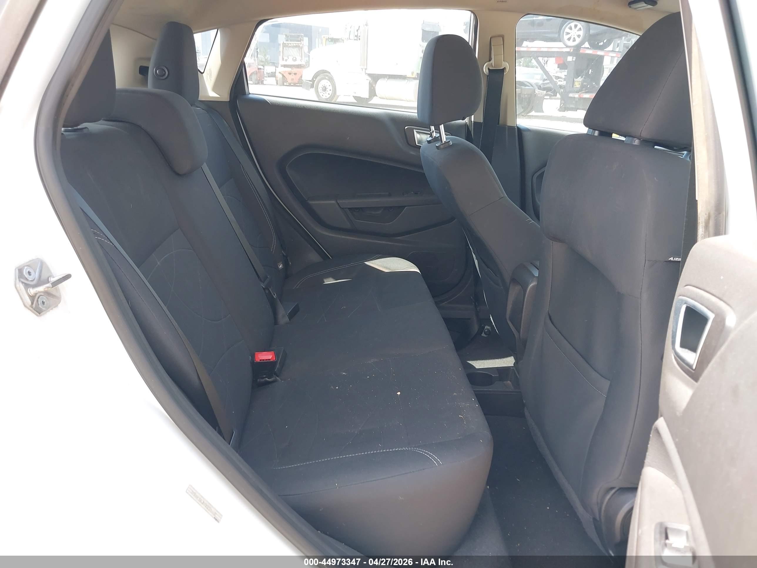 FORD FIESTA image 8