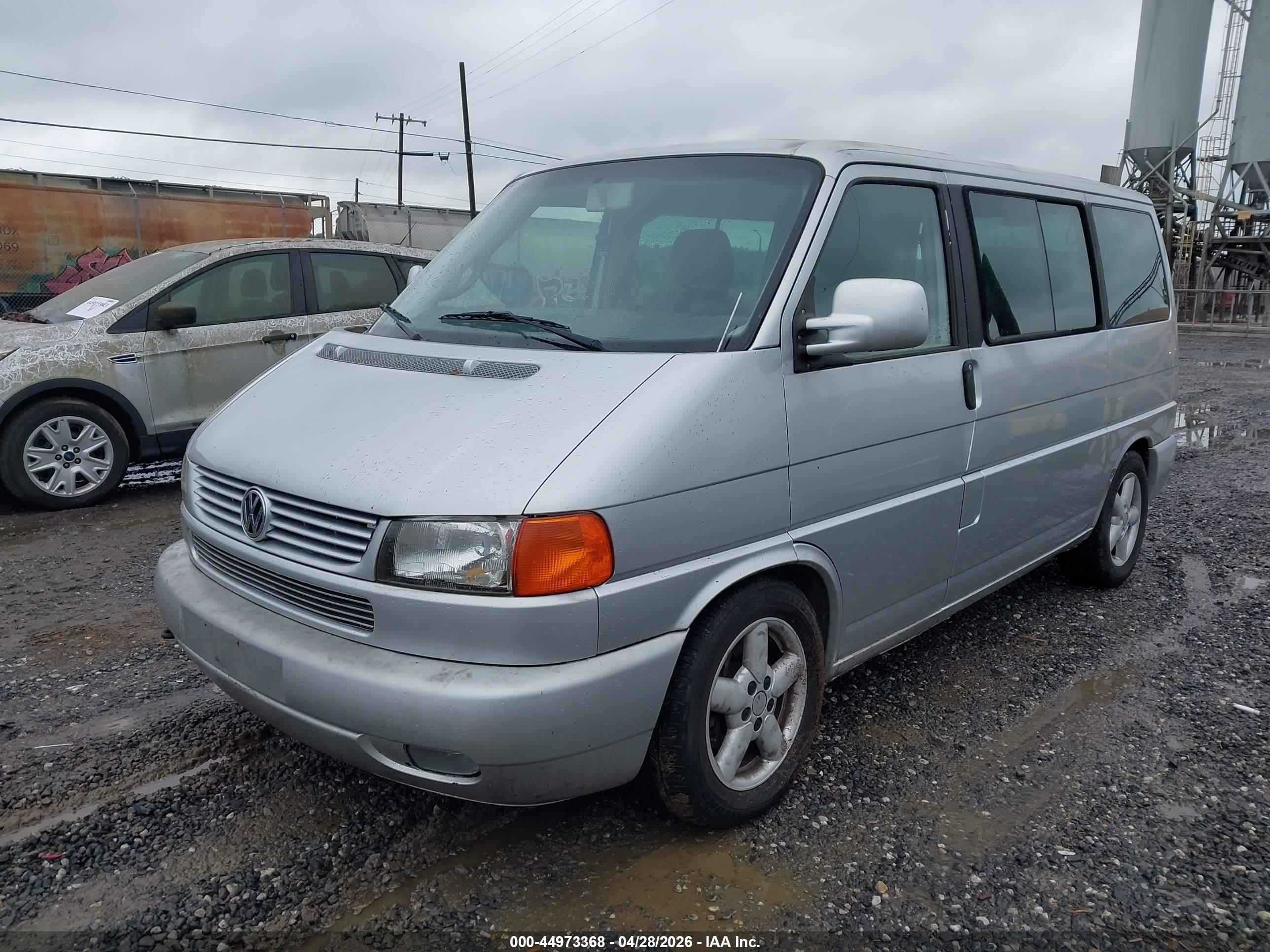 VOLKSWAGEN EUROVAN image 2