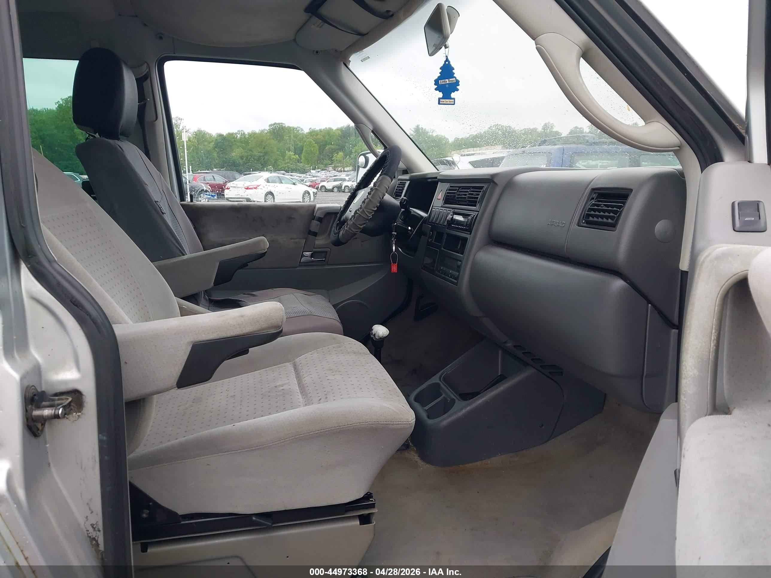 VOLKSWAGEN EUROVAN image 5