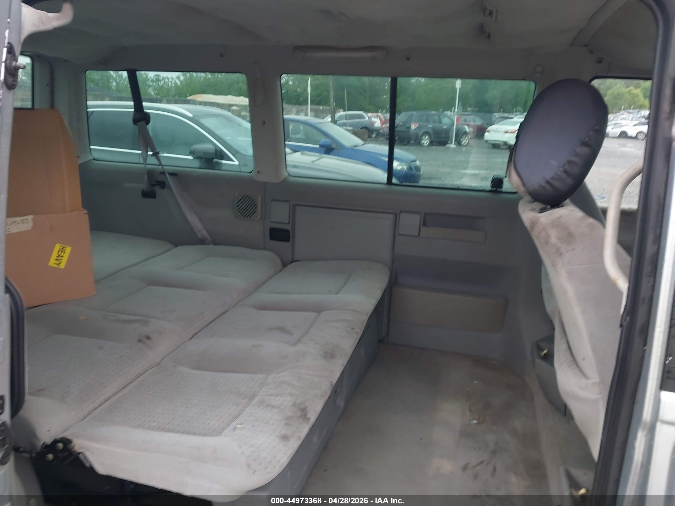 VOLKSWAGEN EUROVAN image 8