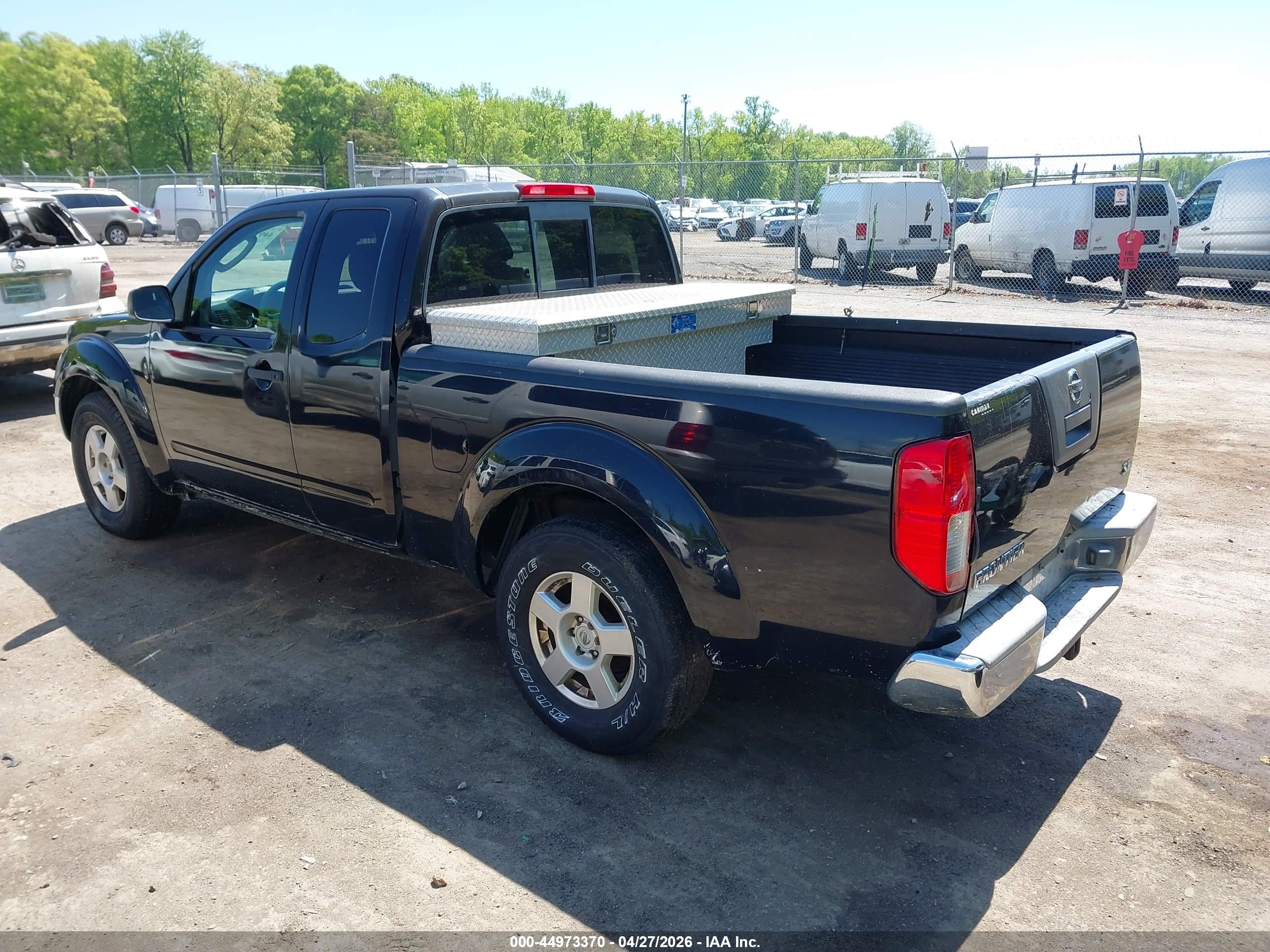 NISSAN FRONTIER image 3