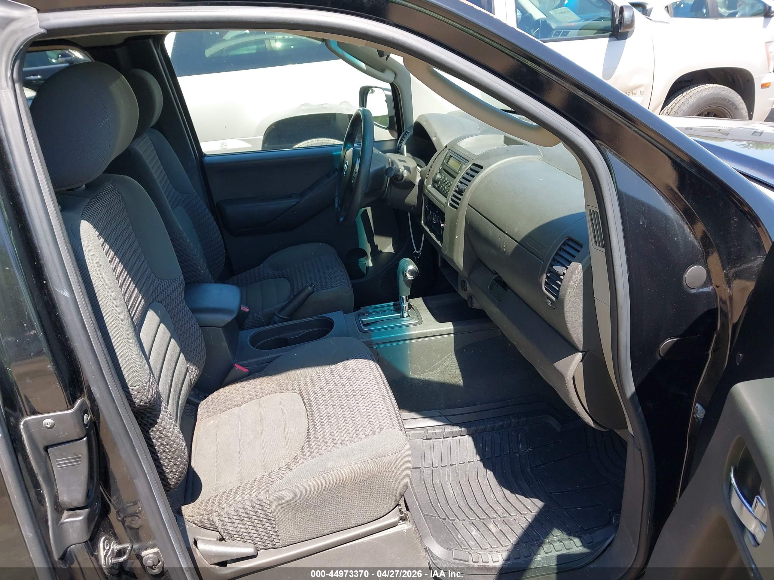 NISSAN FRONTIER image 5