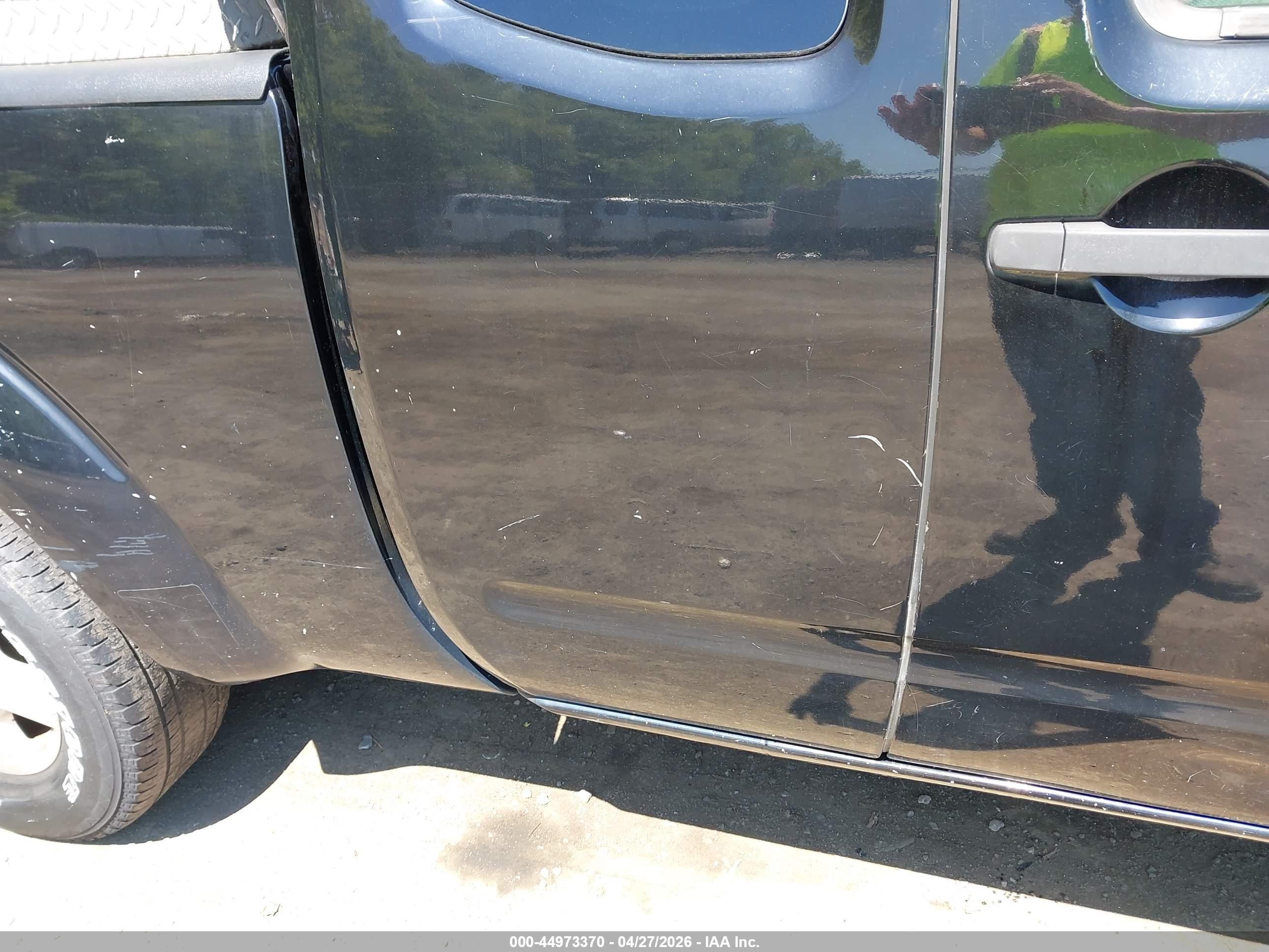 NISSAN FRONTIER image 6