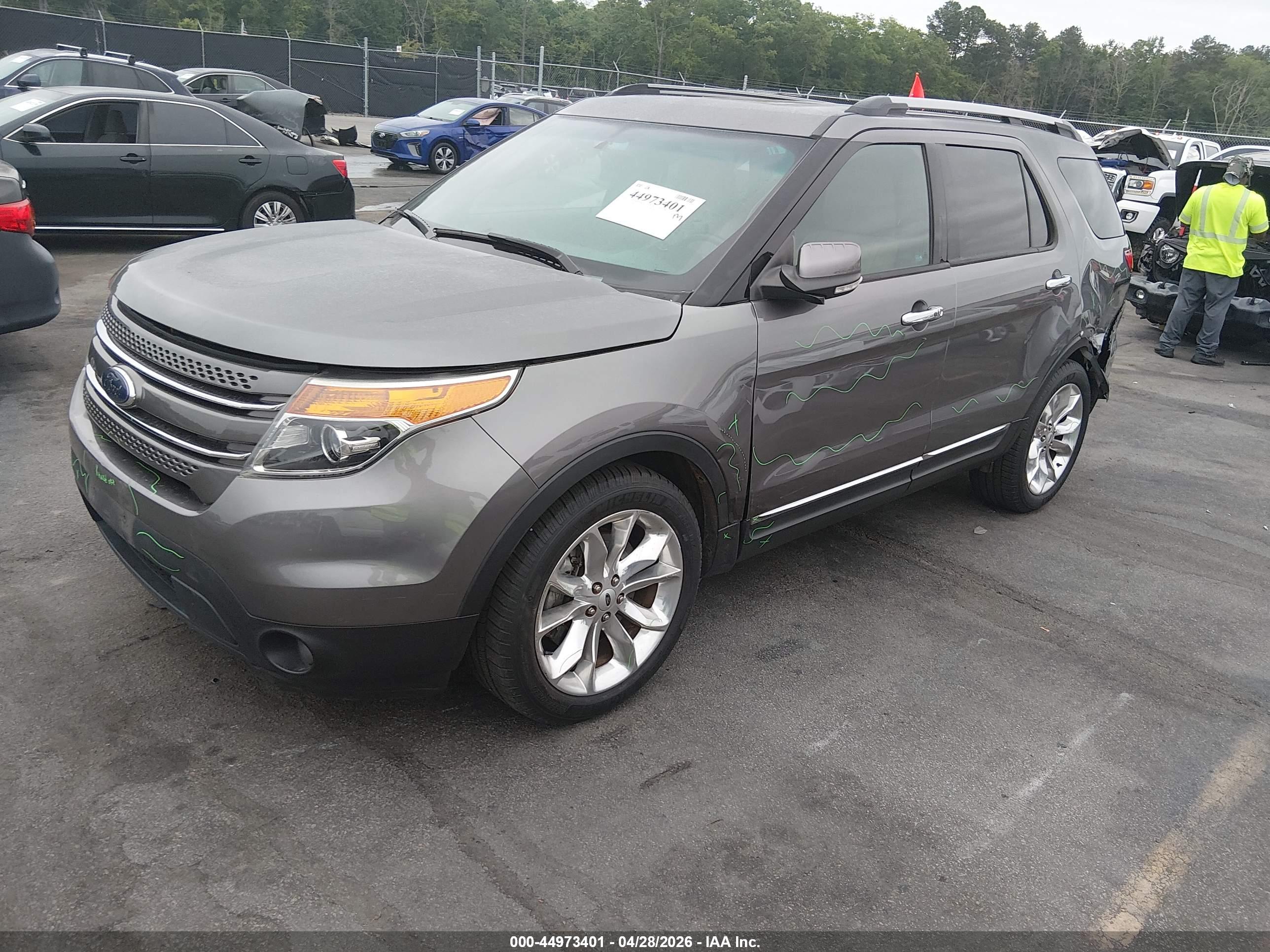 FORD EXPLORER image 2