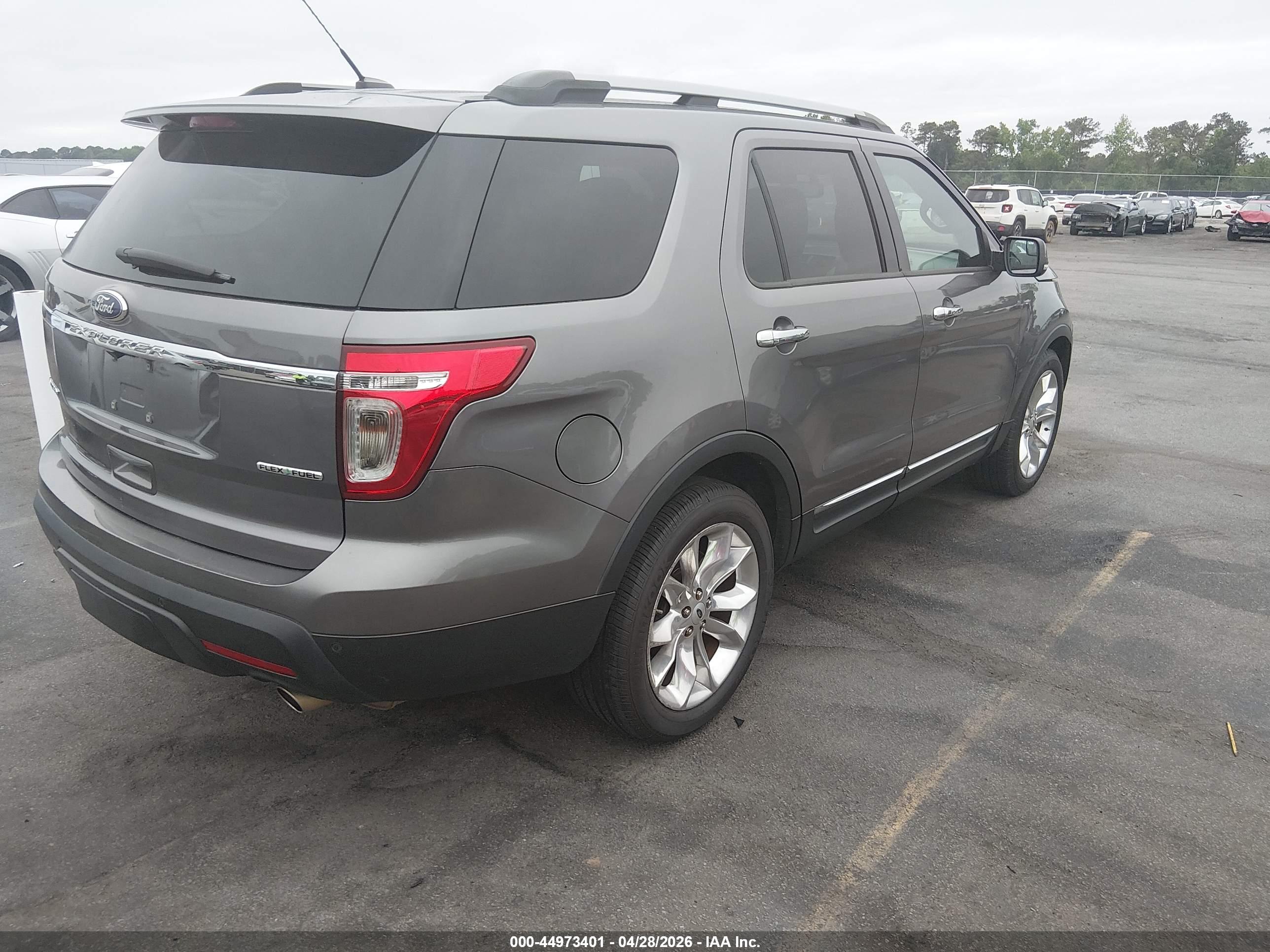 FORD EXPLORER image 4