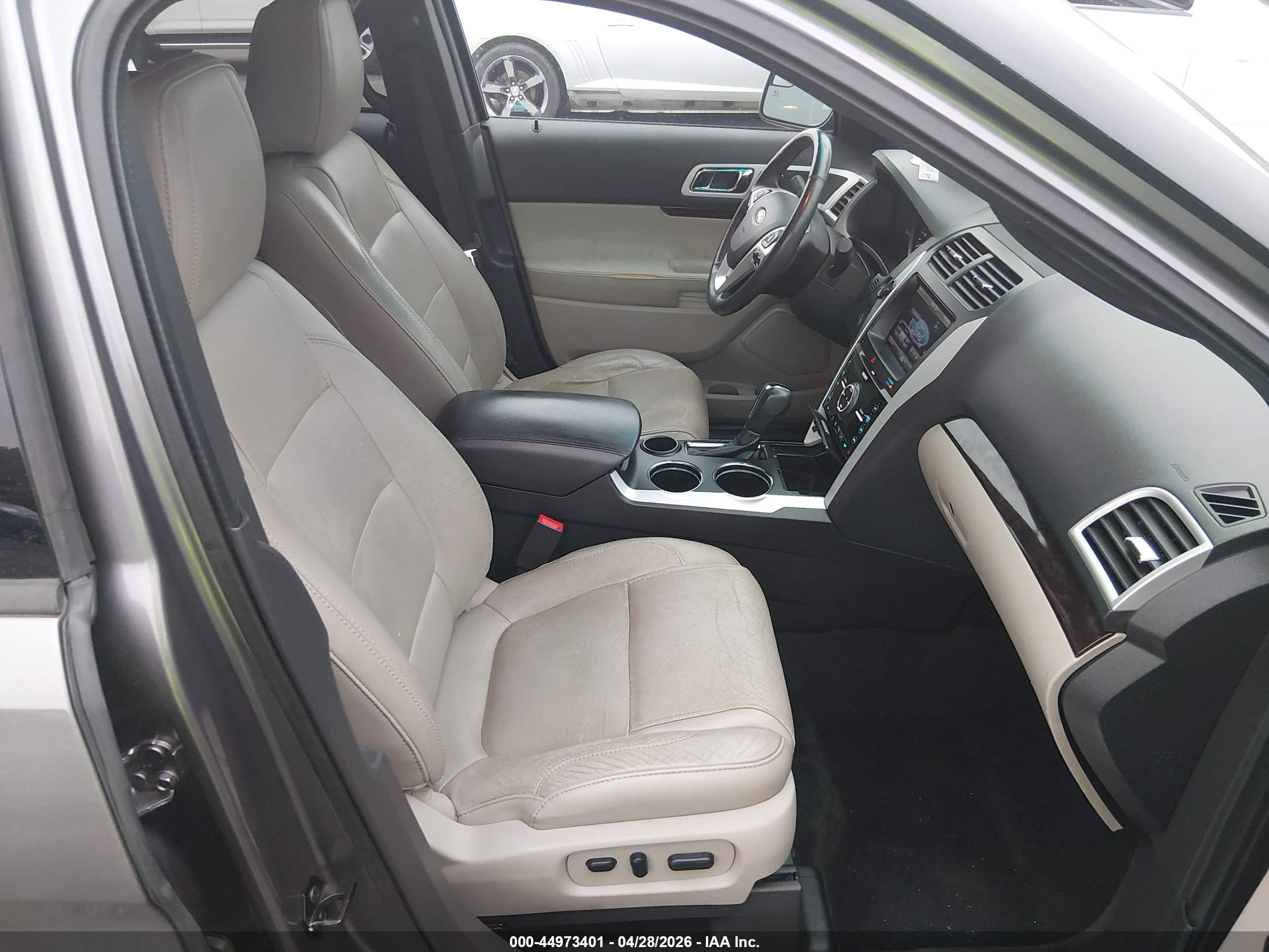 FORD EXPLORER image 5