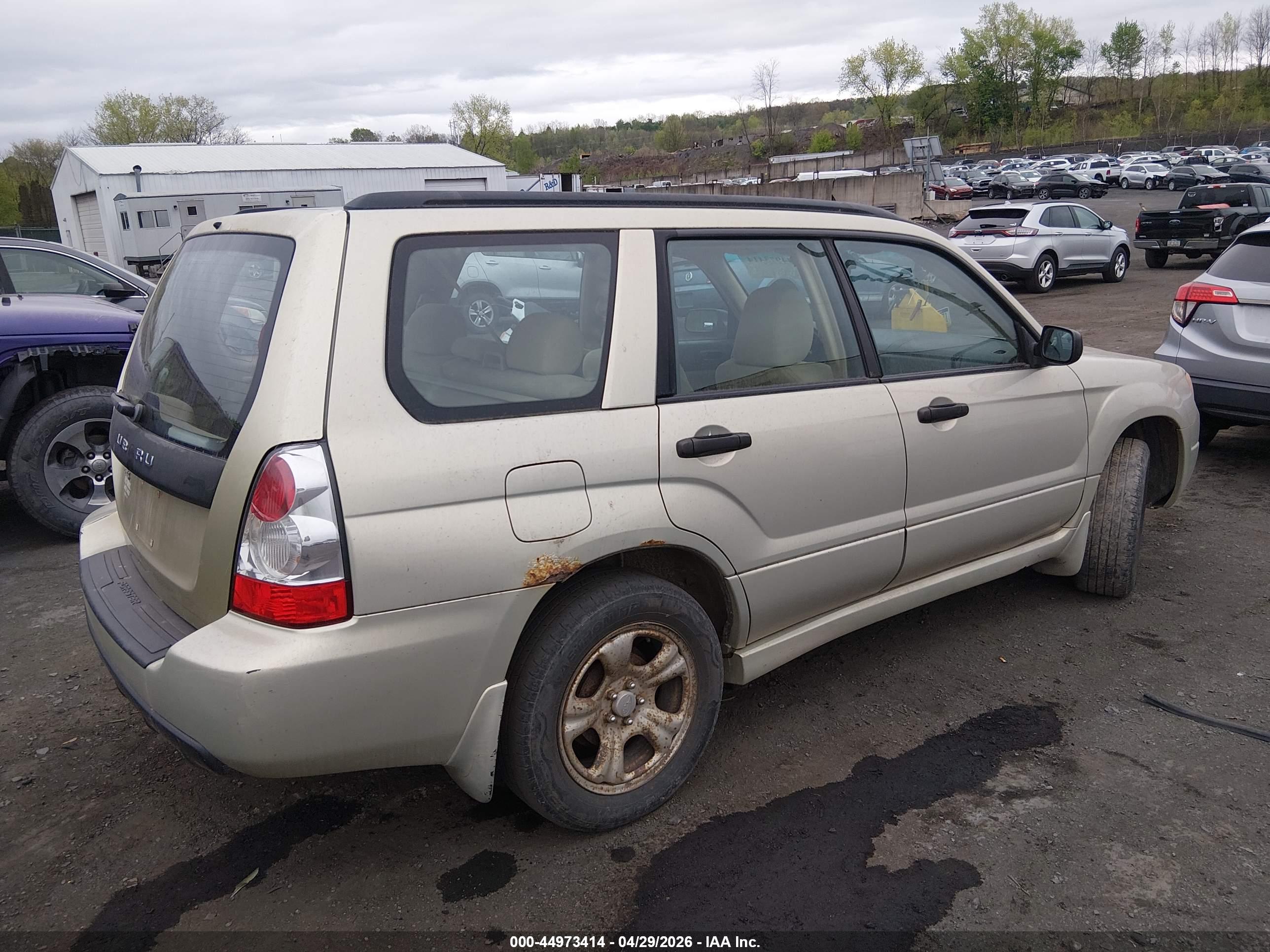 SUBARU FORESTER image 4