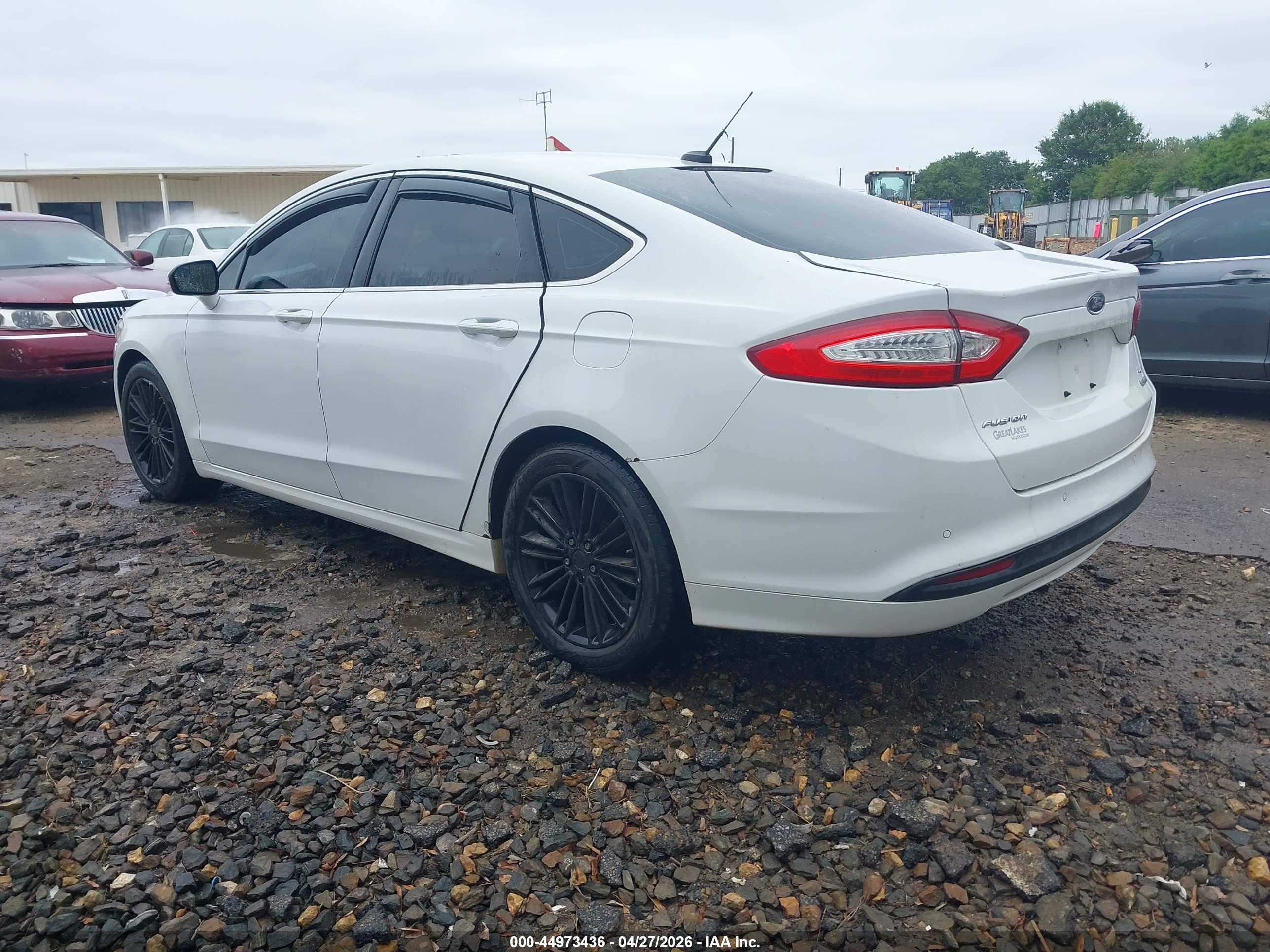 FORD FUSION image 3