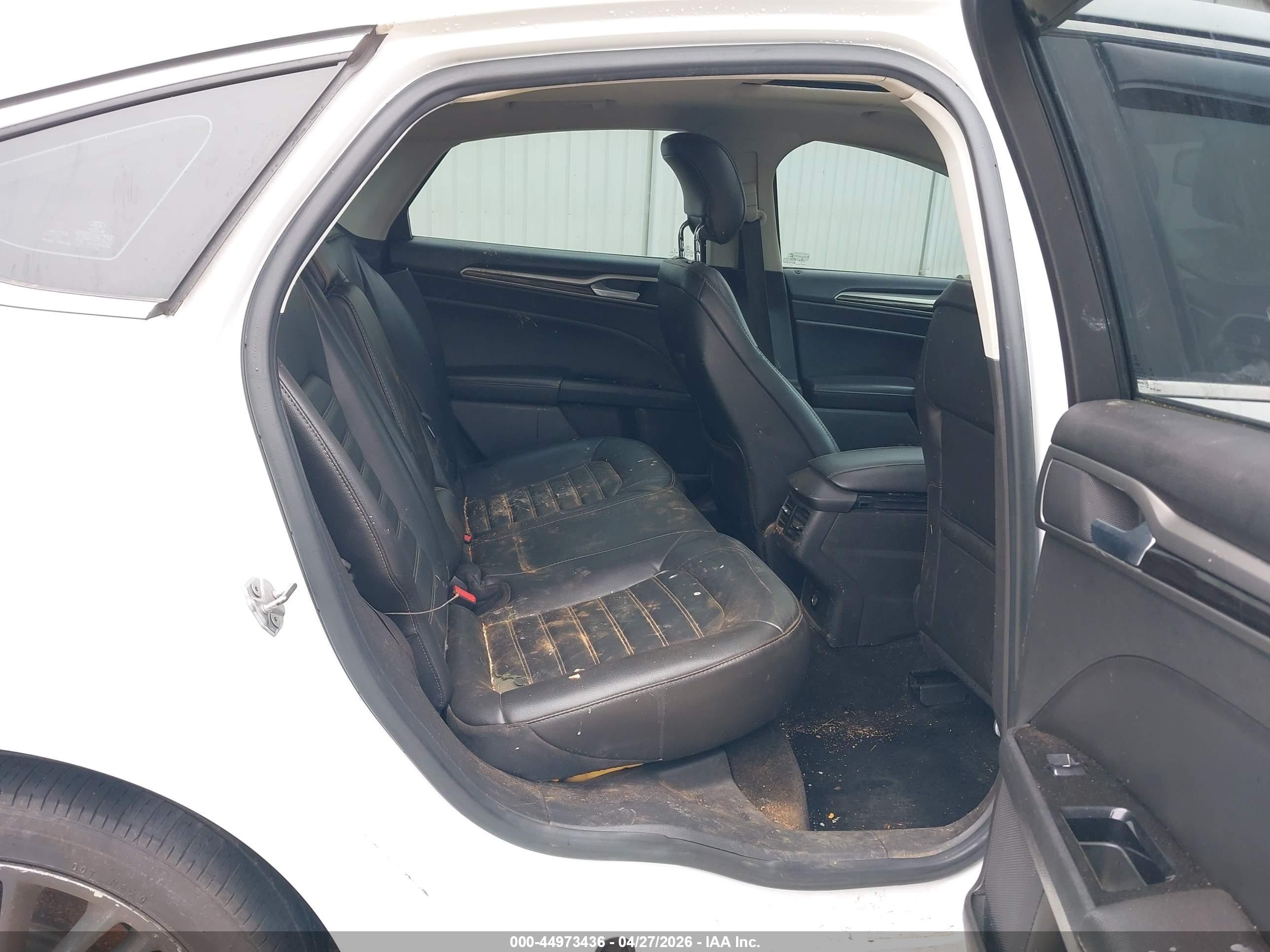 FORD FUSION image 8