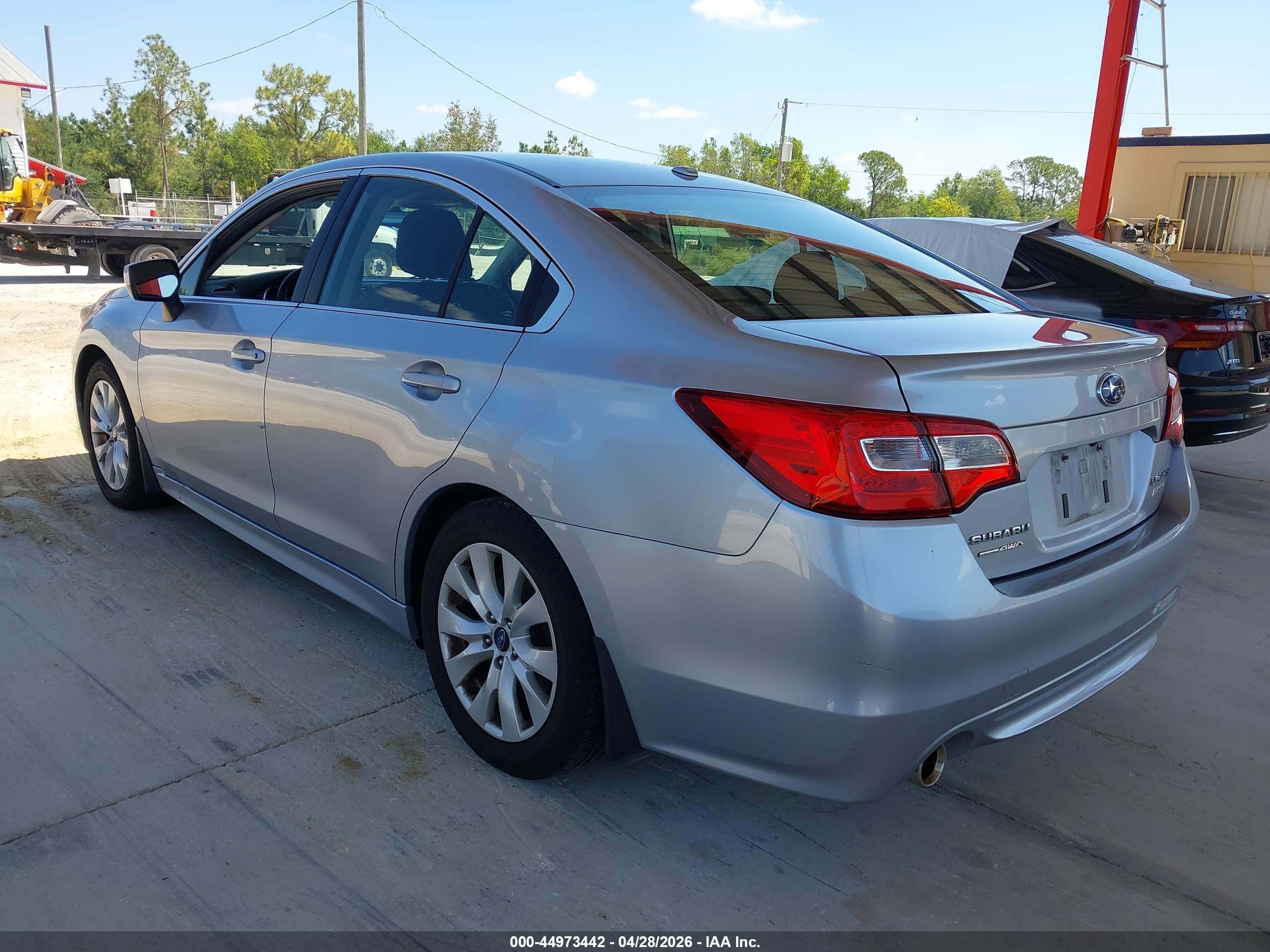 SUBARU LEGACY image 3