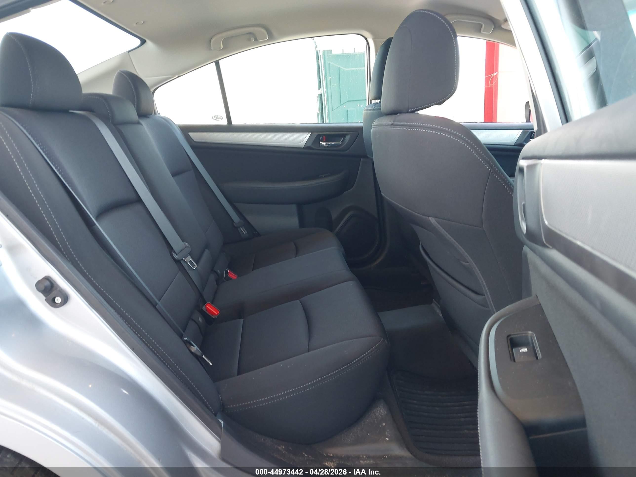 SUBARU LEGACY image 8