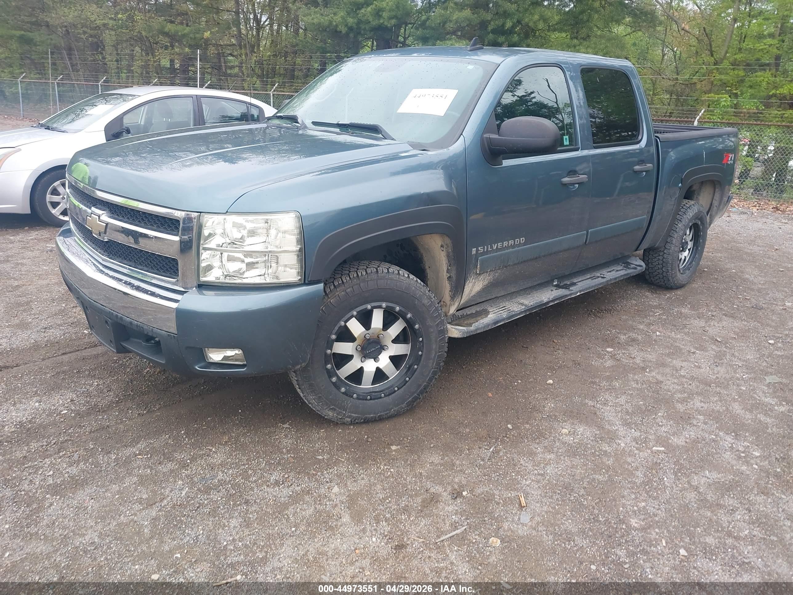 CHEVROLET SILVERADO image 2