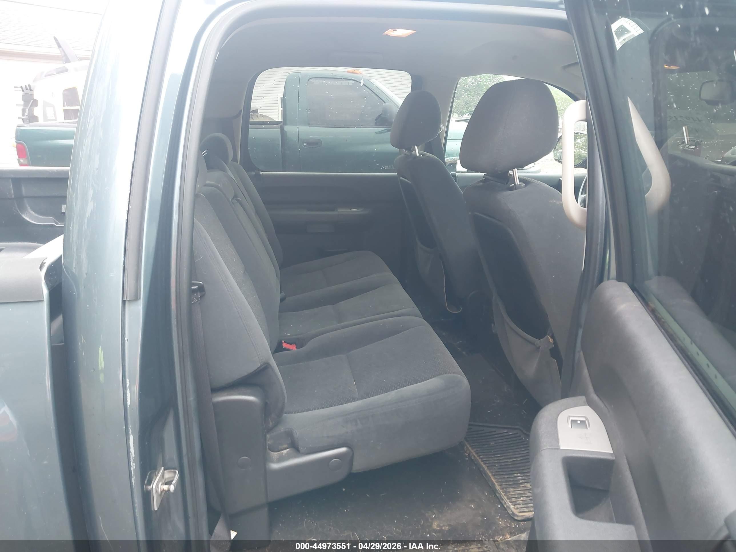 CHEVROLET SILVERADO image 8