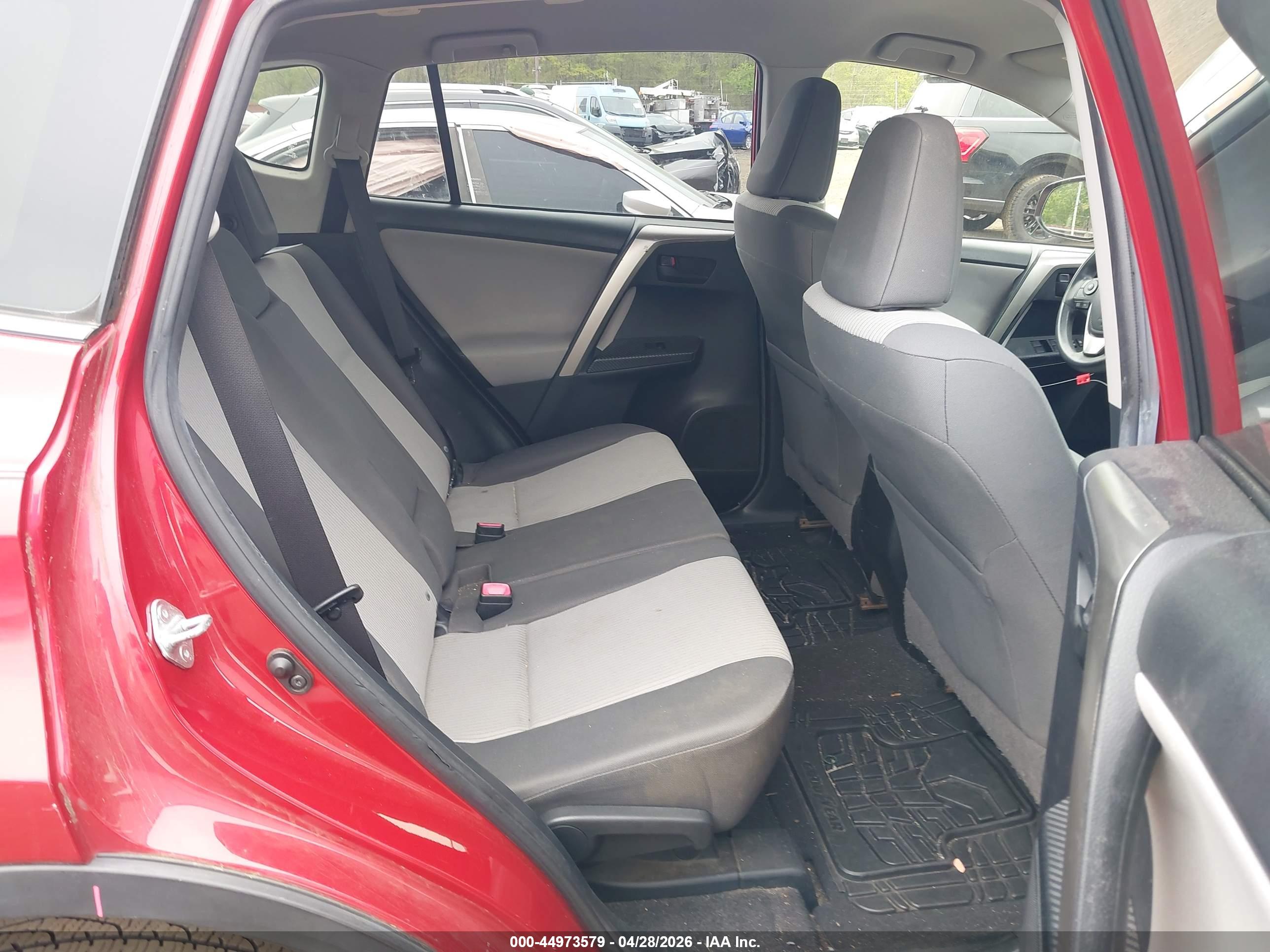 TOYOTA RAV4 image 8
