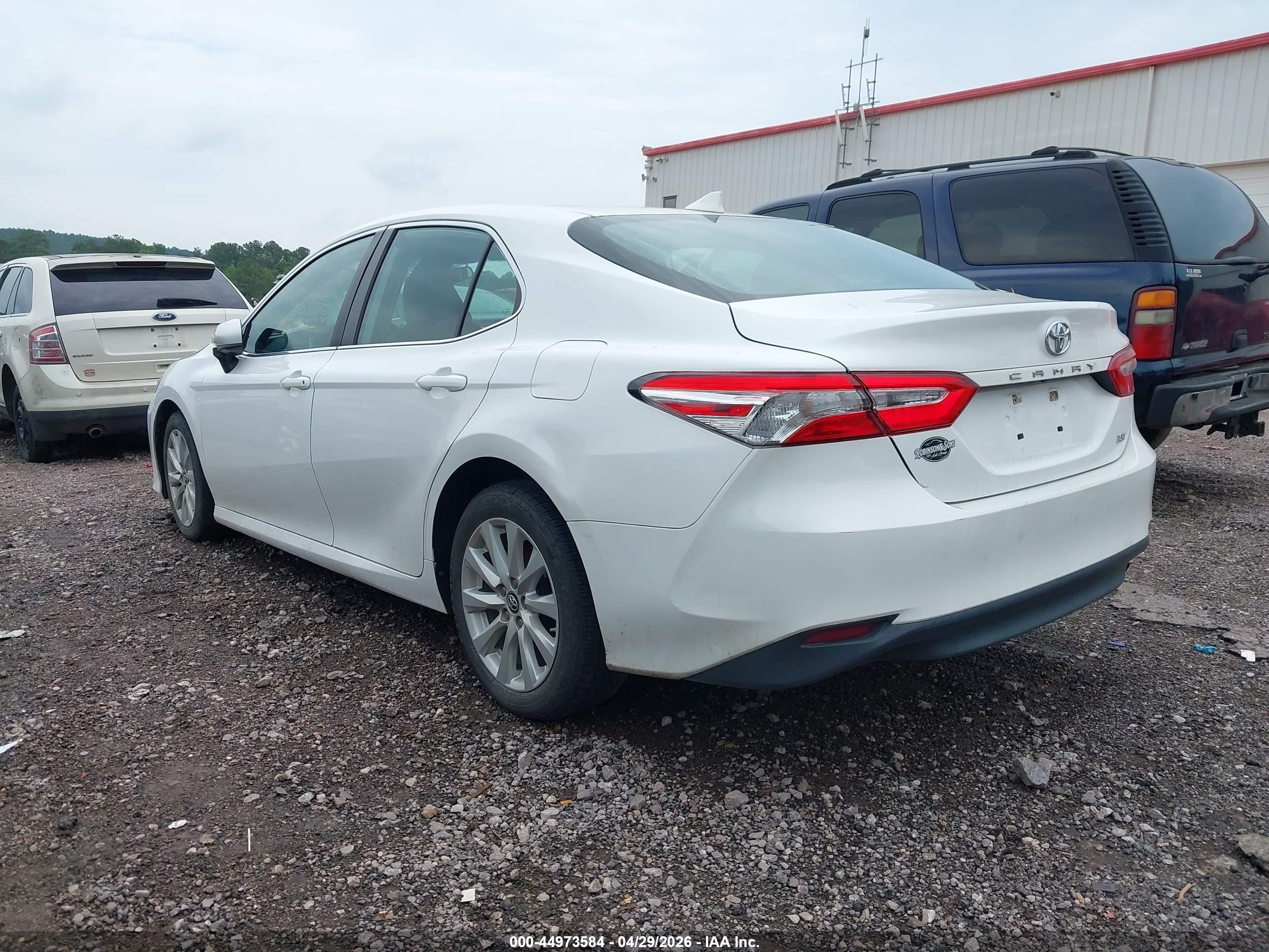 TOYOTA CAMRY image 3