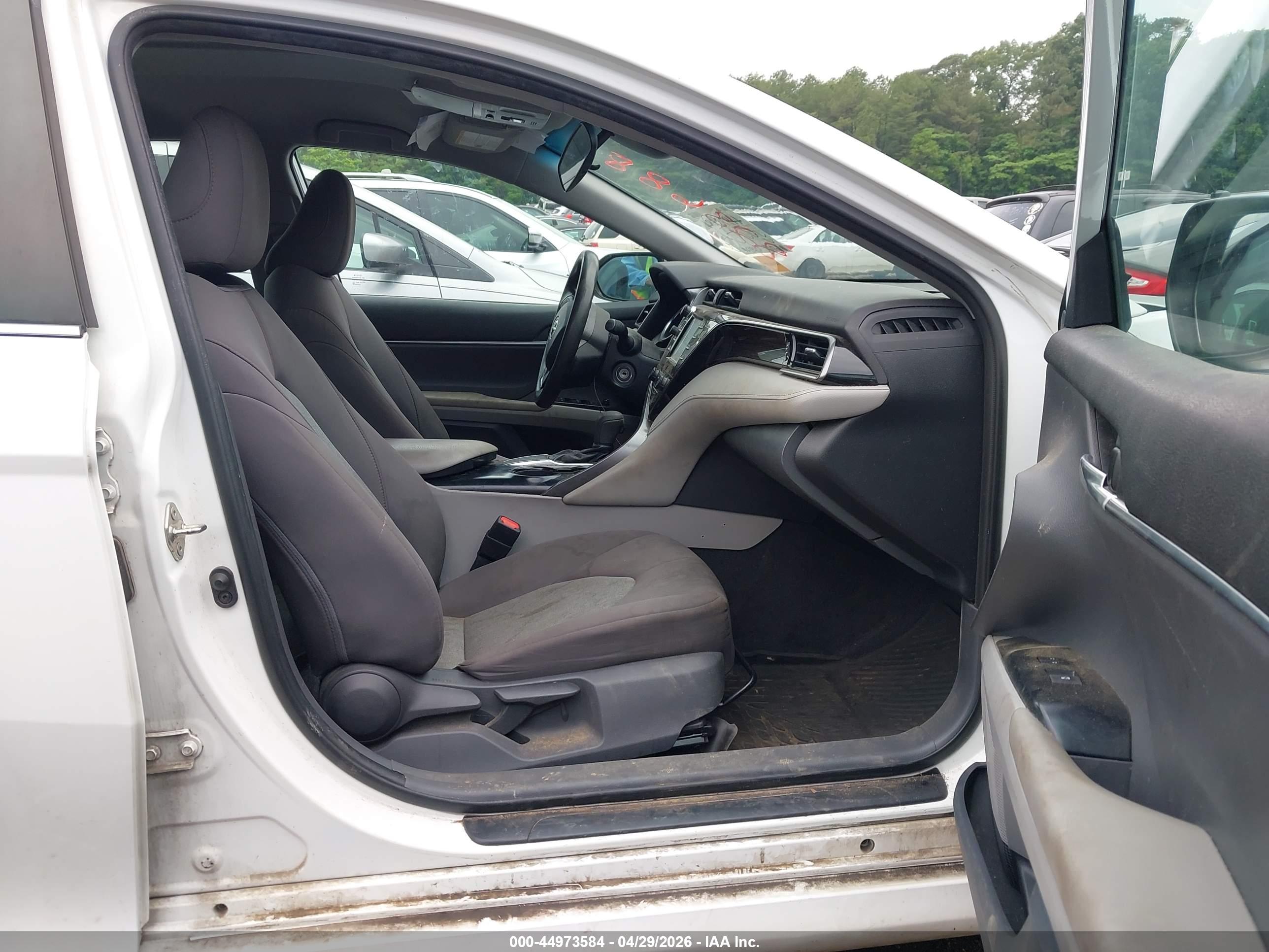 TOYOTA CAMRY image 5