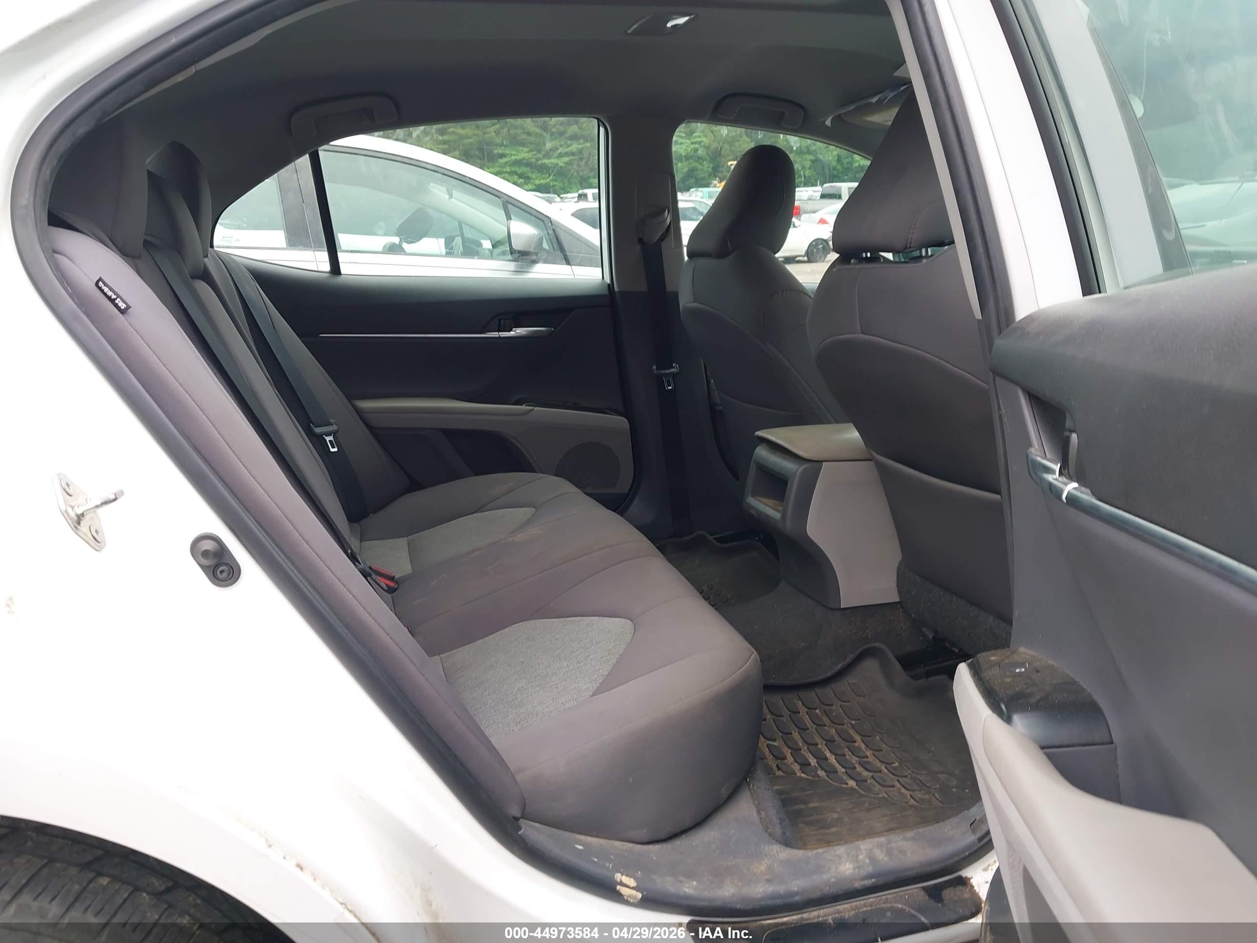 TOYOTA CAMRY image 8