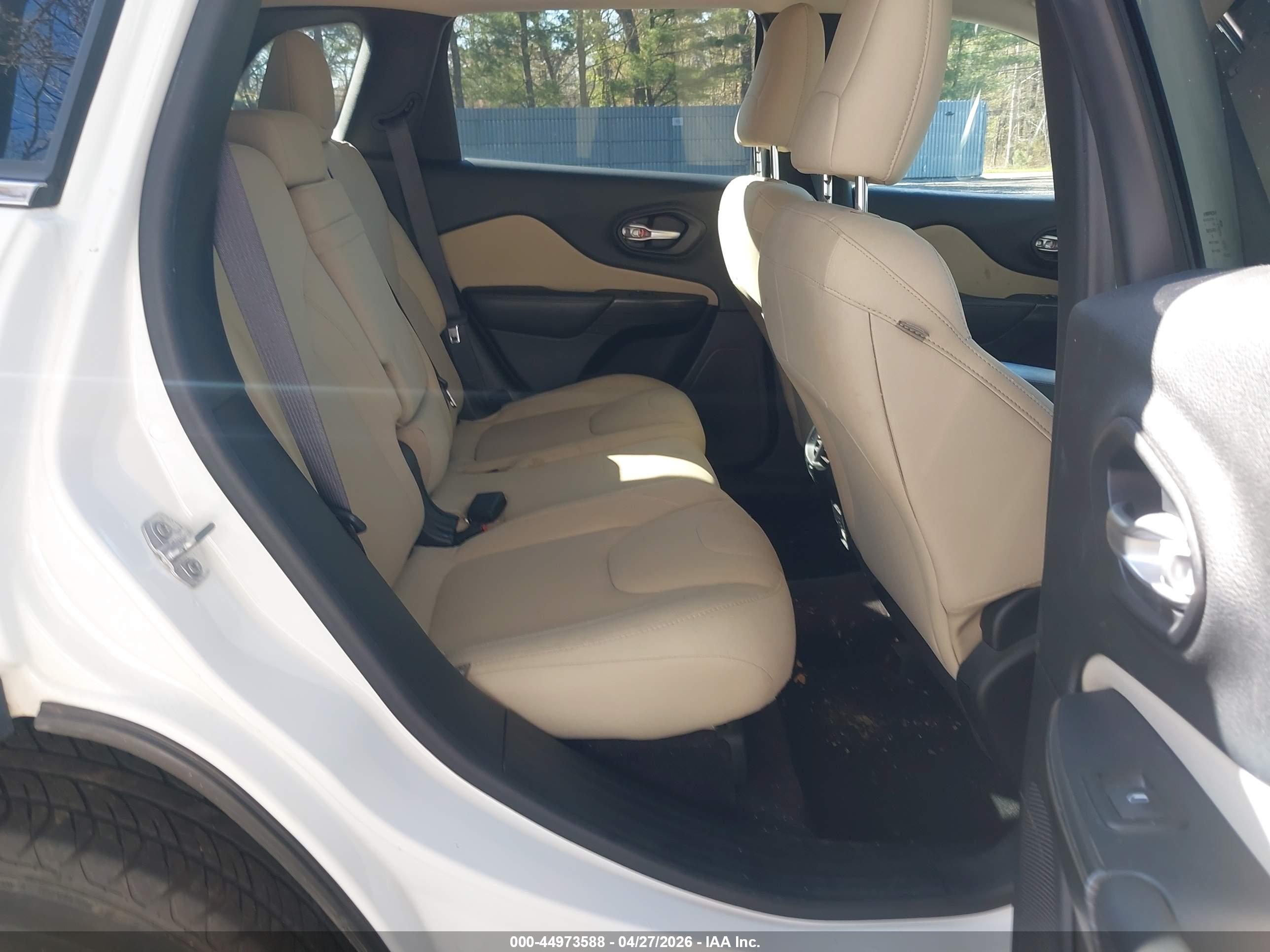 JEEP CHEROKEE image 8