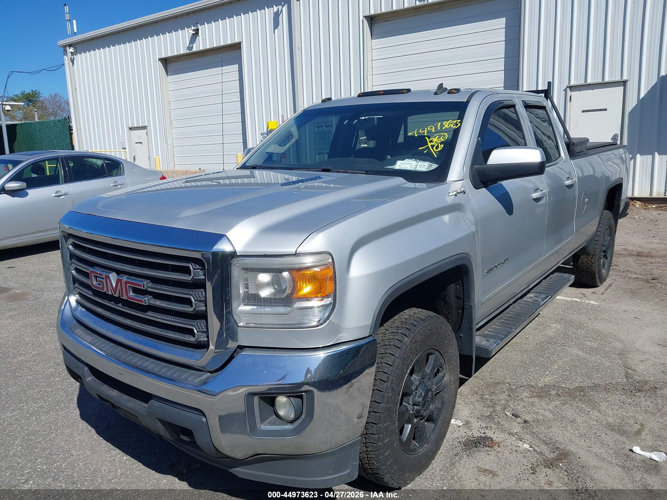 GMC SIERRA image 2