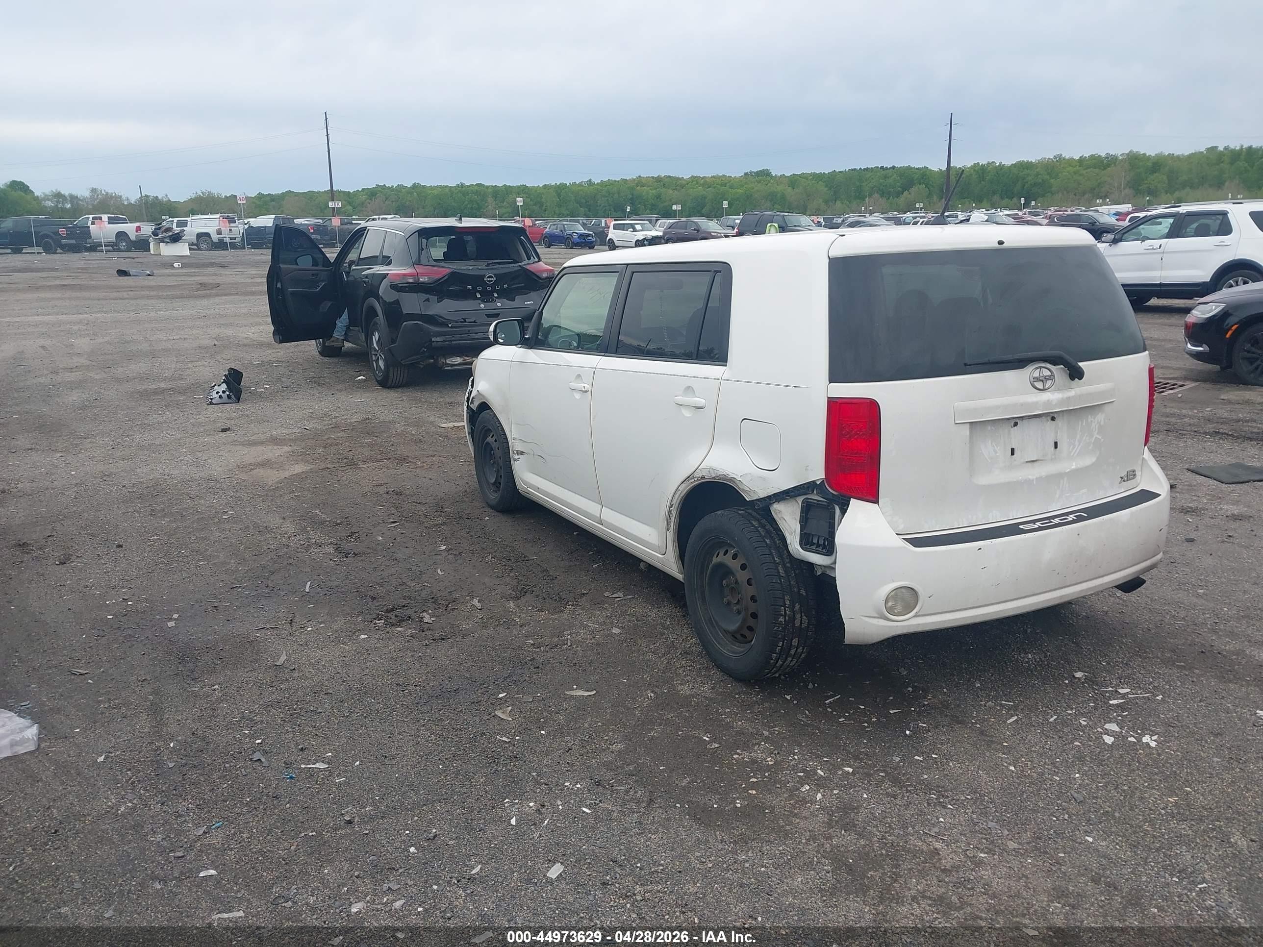 SCION XB image 3