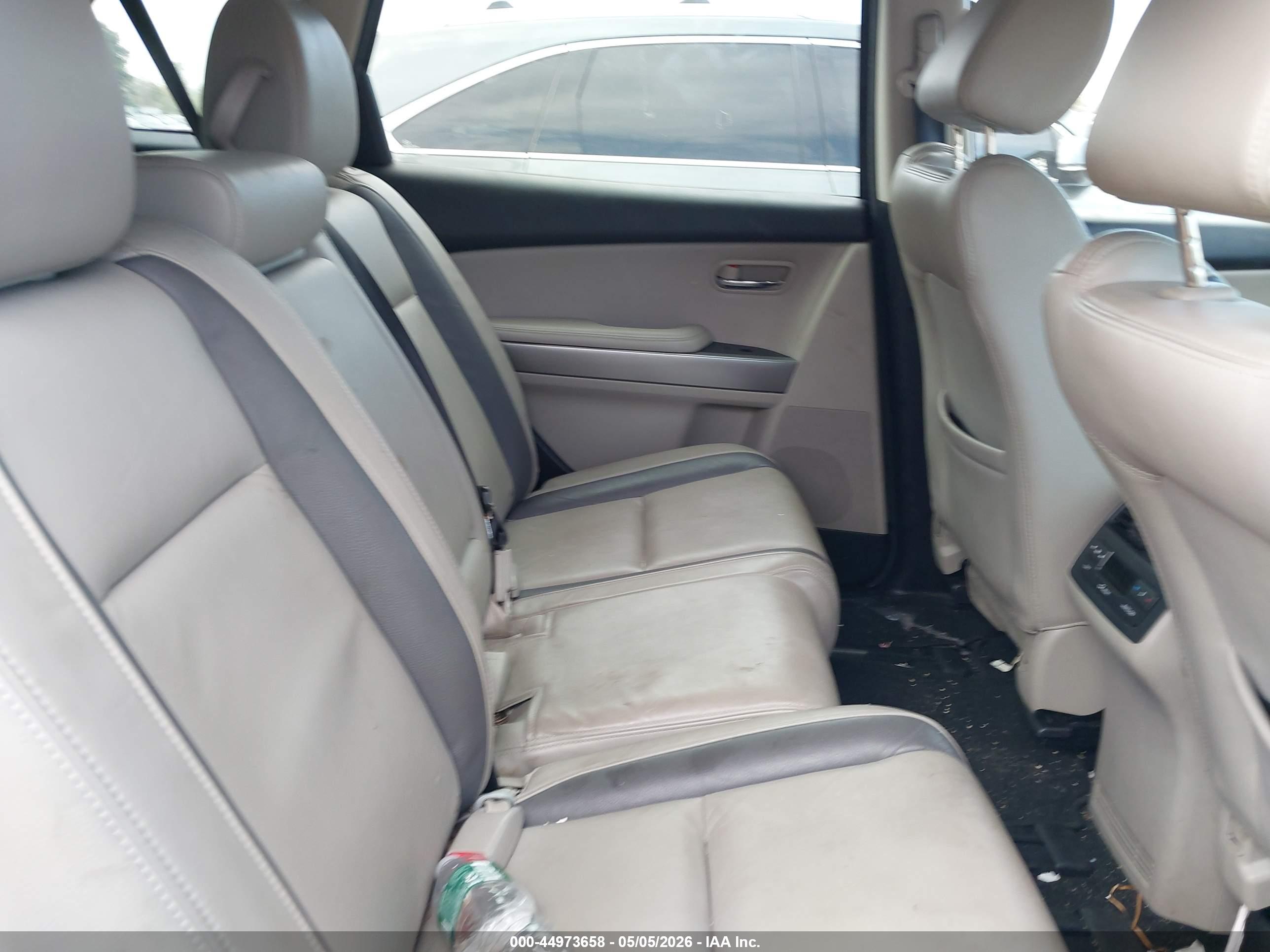 MAZDA CX-9 image 8