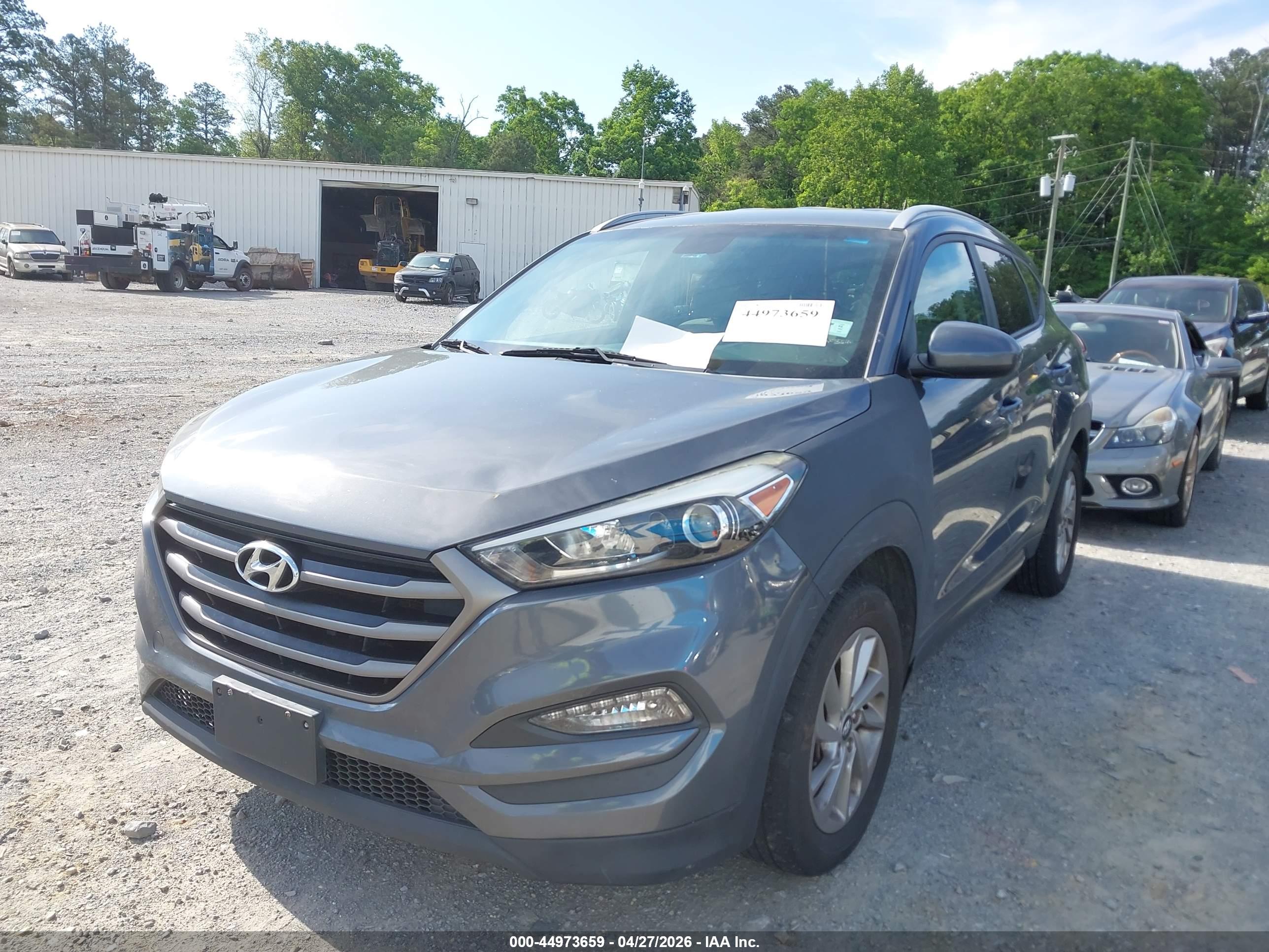 HYUNDAI TUCSON image 2