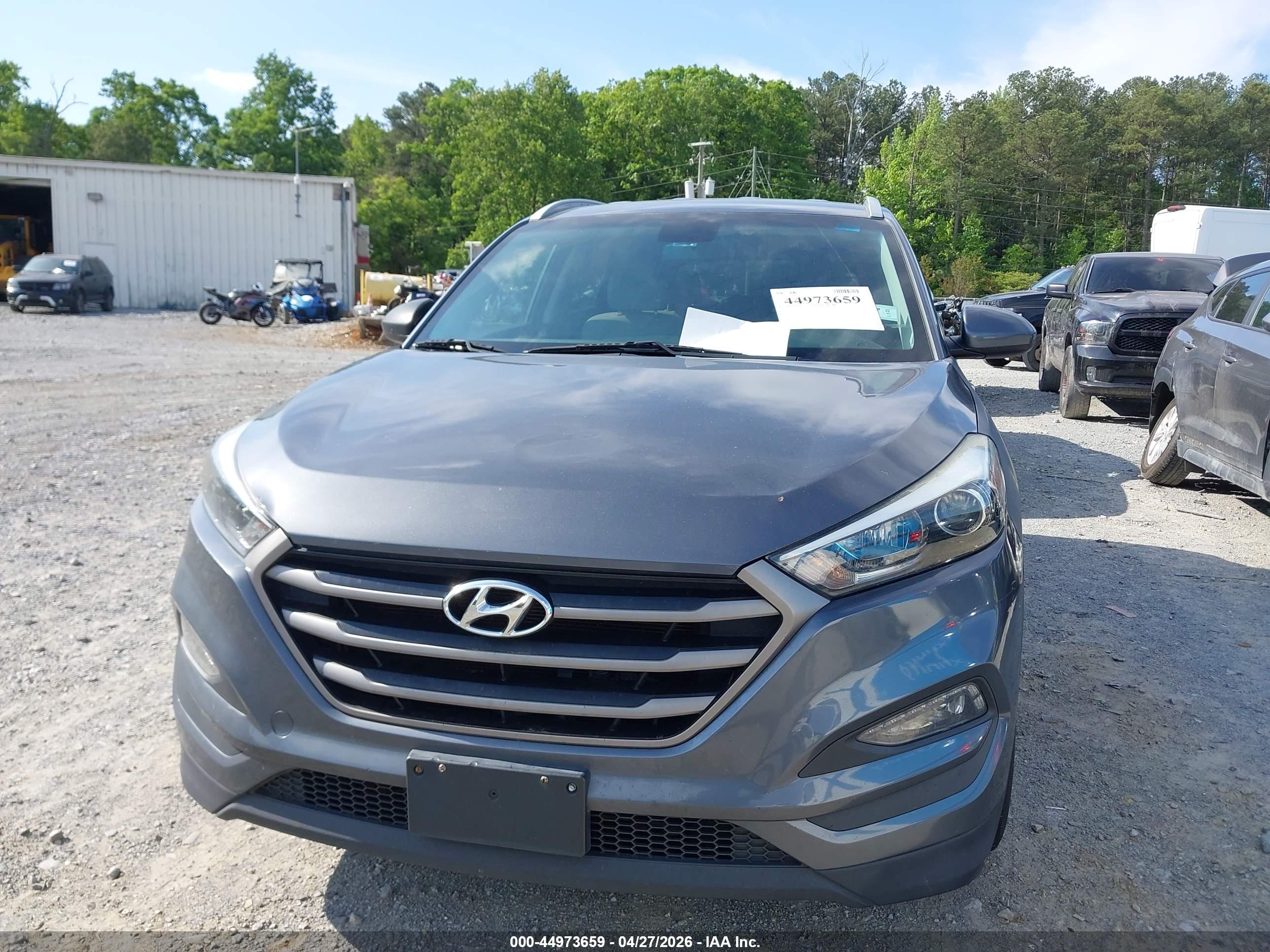 HYUNDAI TUCSON image 6