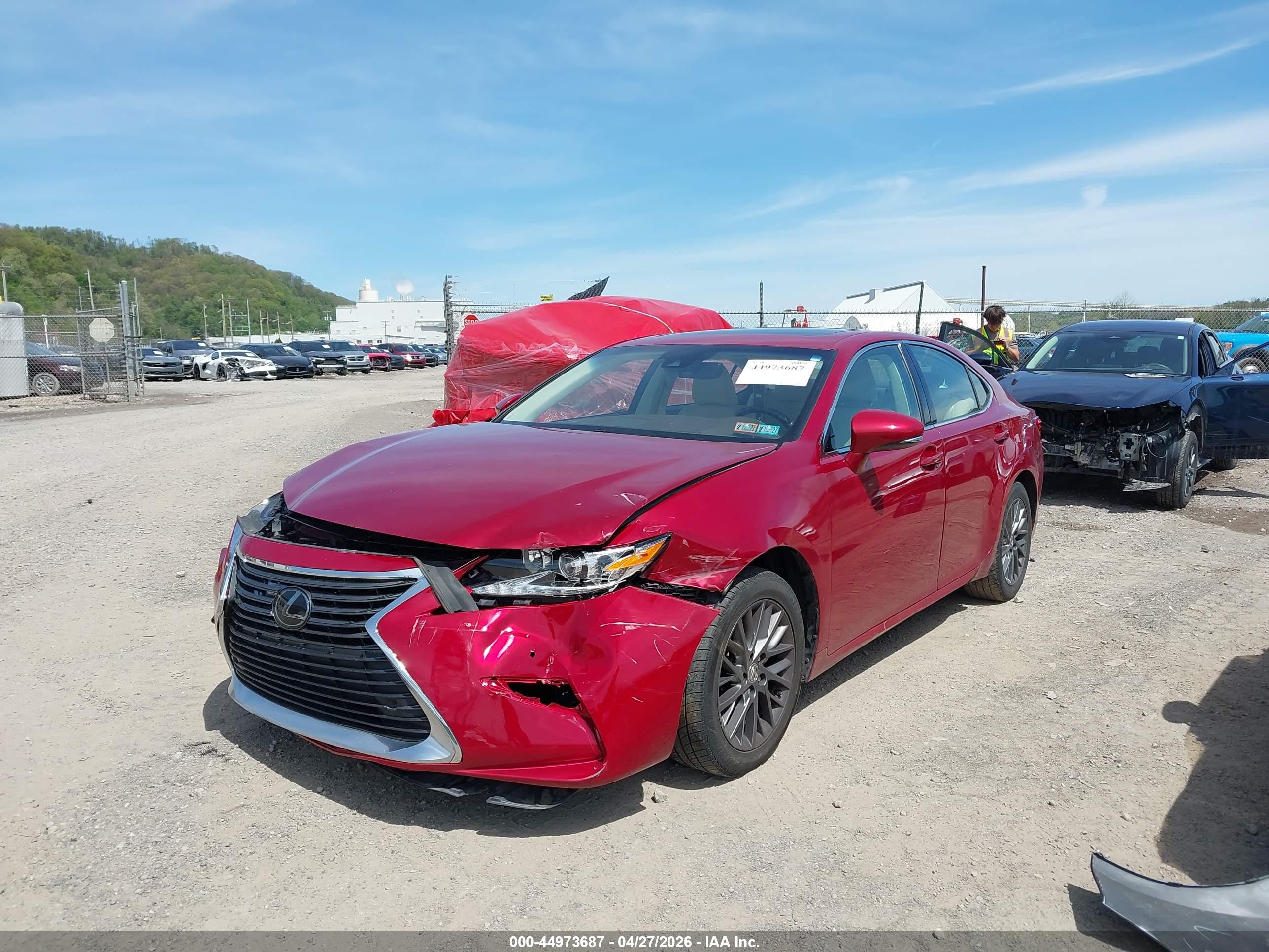 LEXUS ES image 2