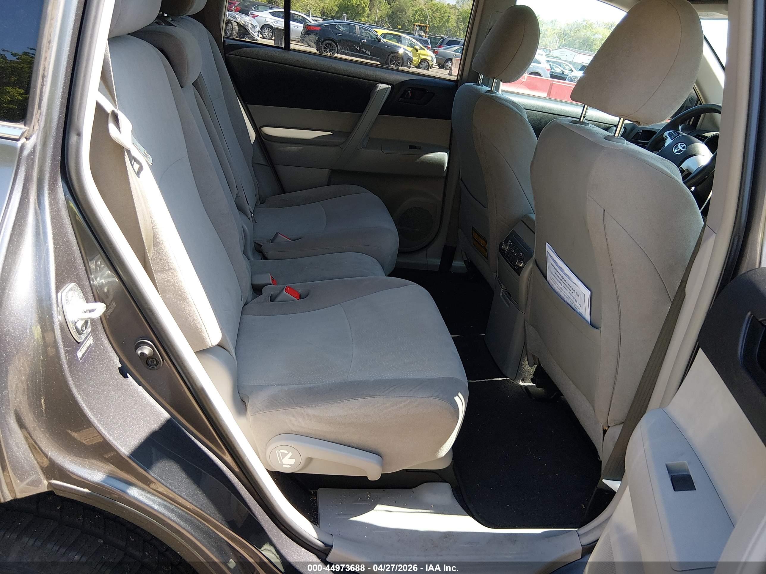 TOYOTA HIGHLANDER image 8
