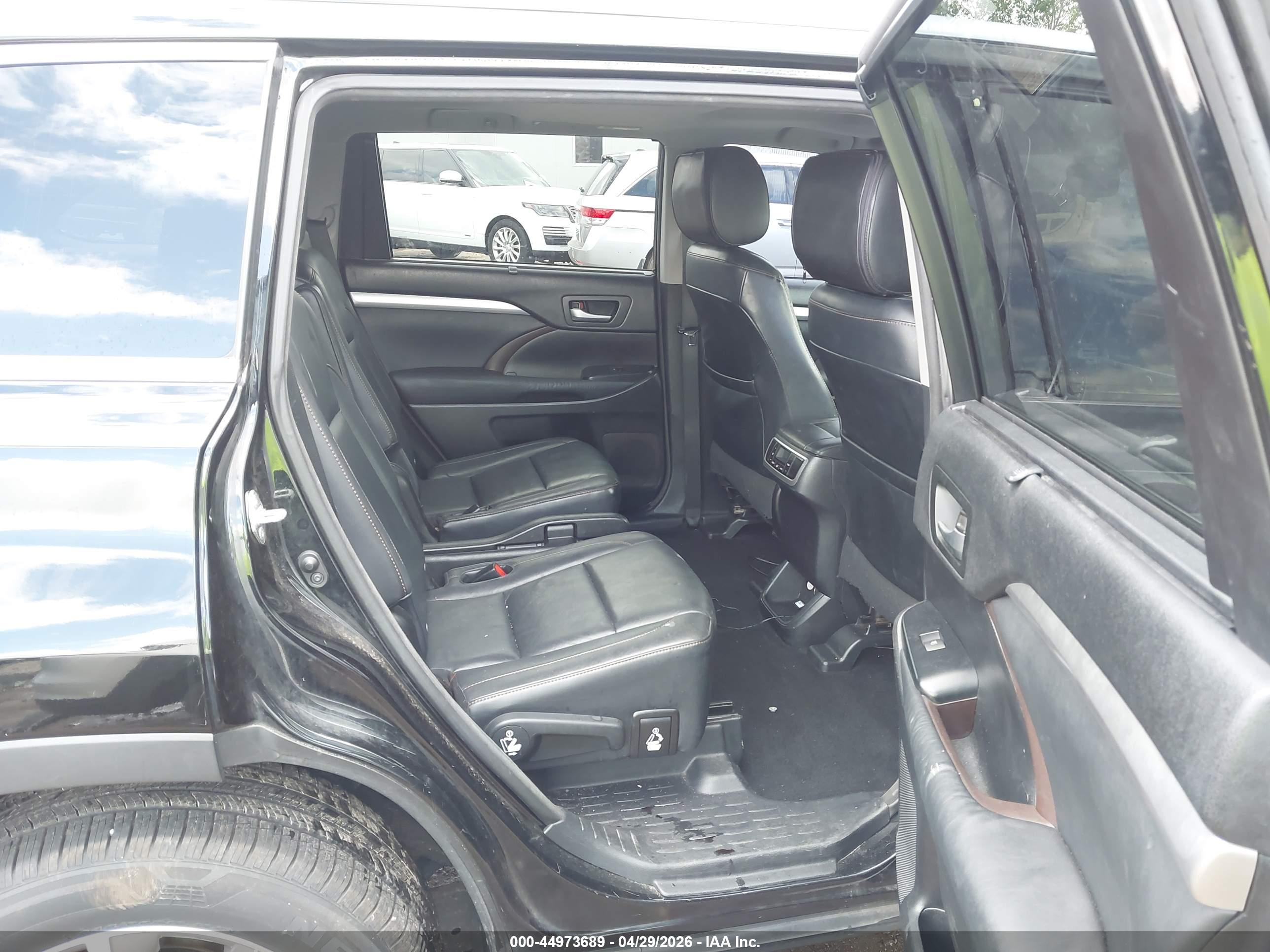 TOYOTA HIGHLANDER image 8