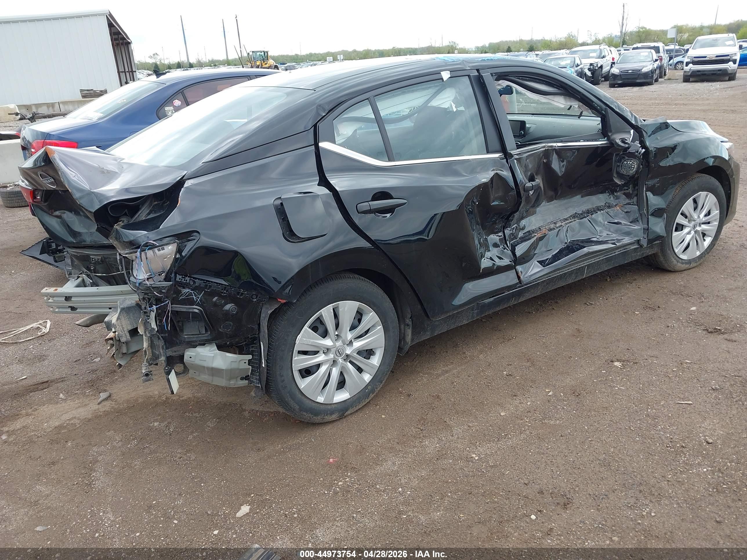 NISSAN SENTRA image 4