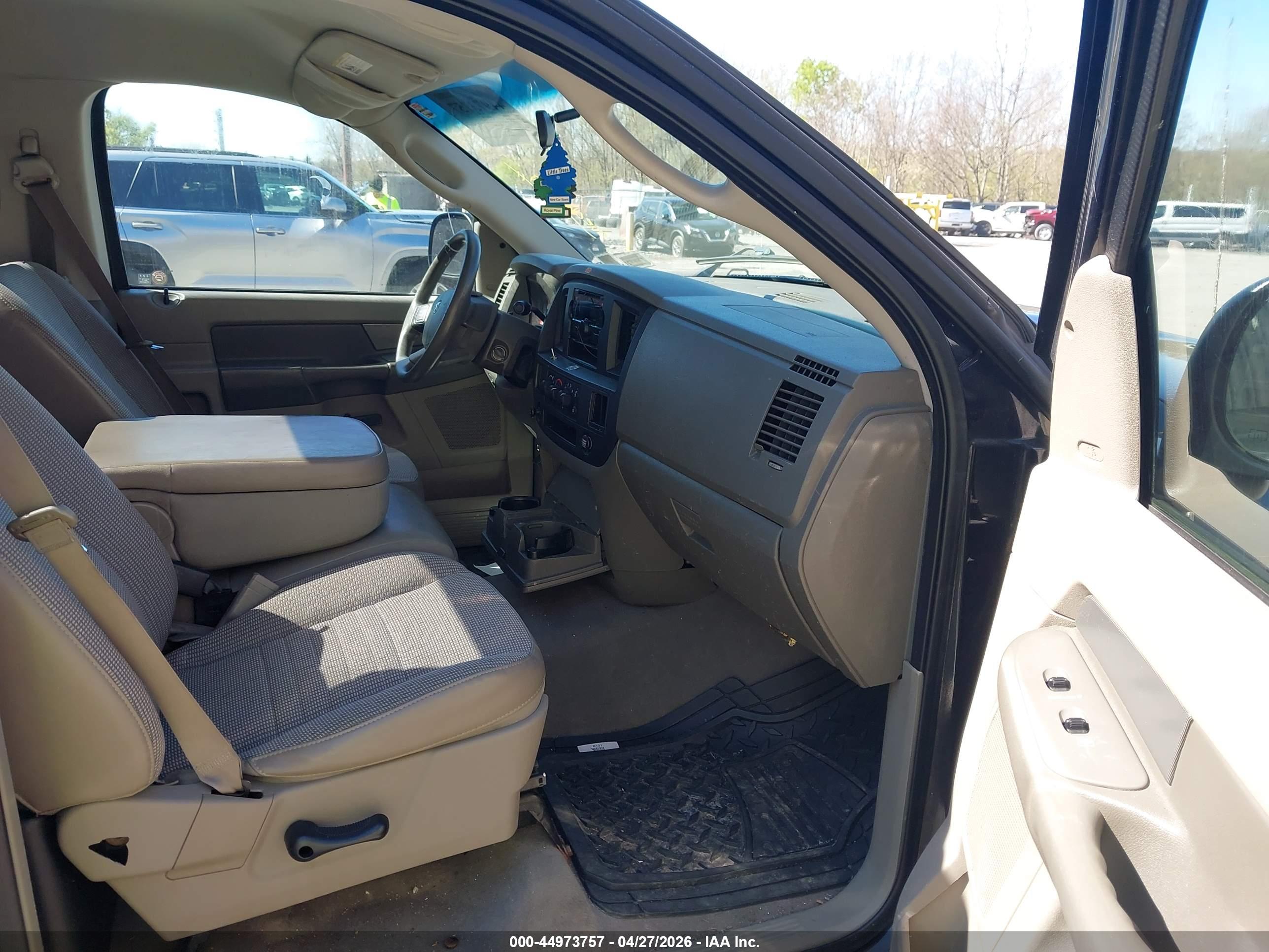 DODGE RAM image 5