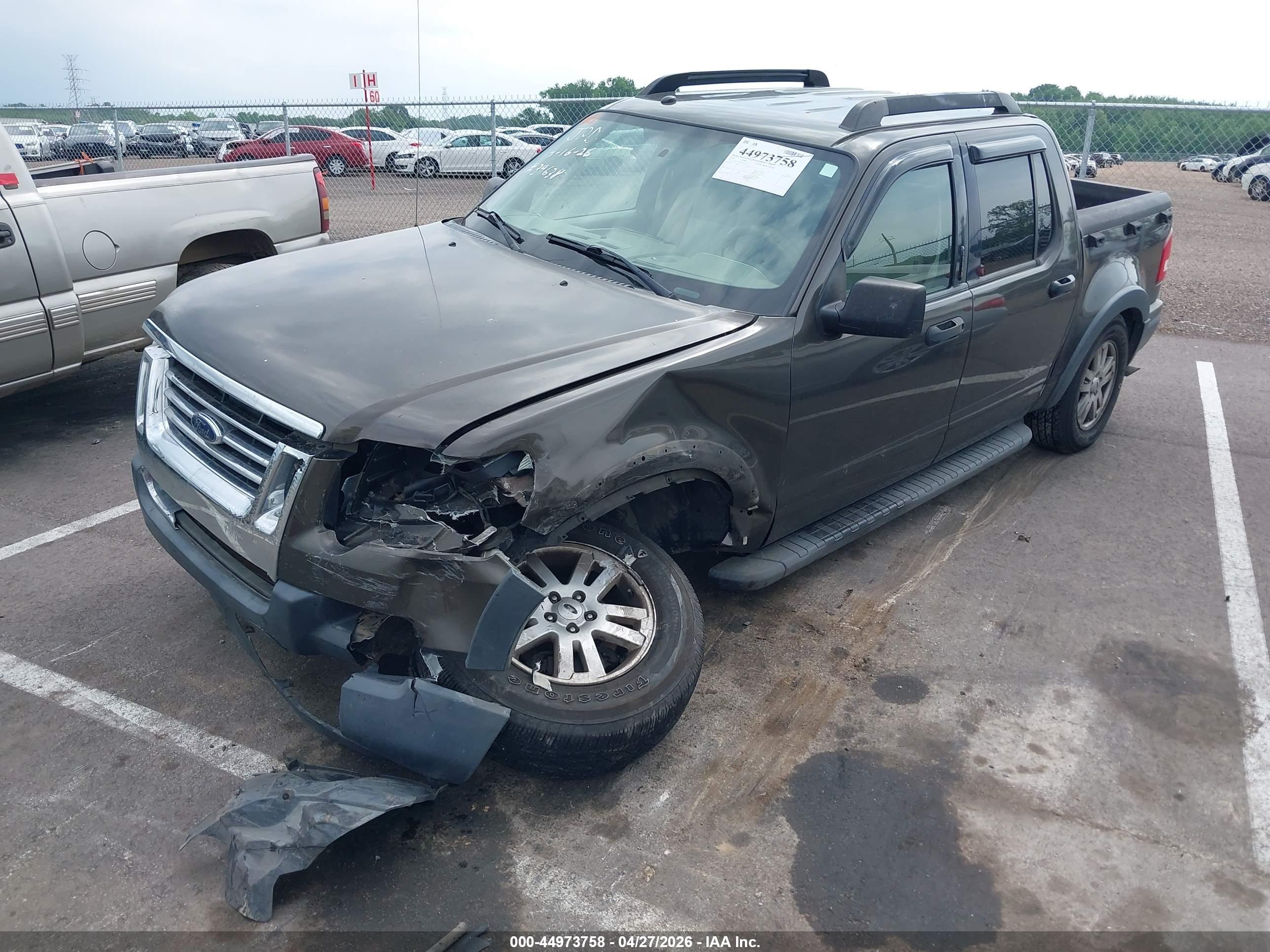 FORD EXPLORER image 2