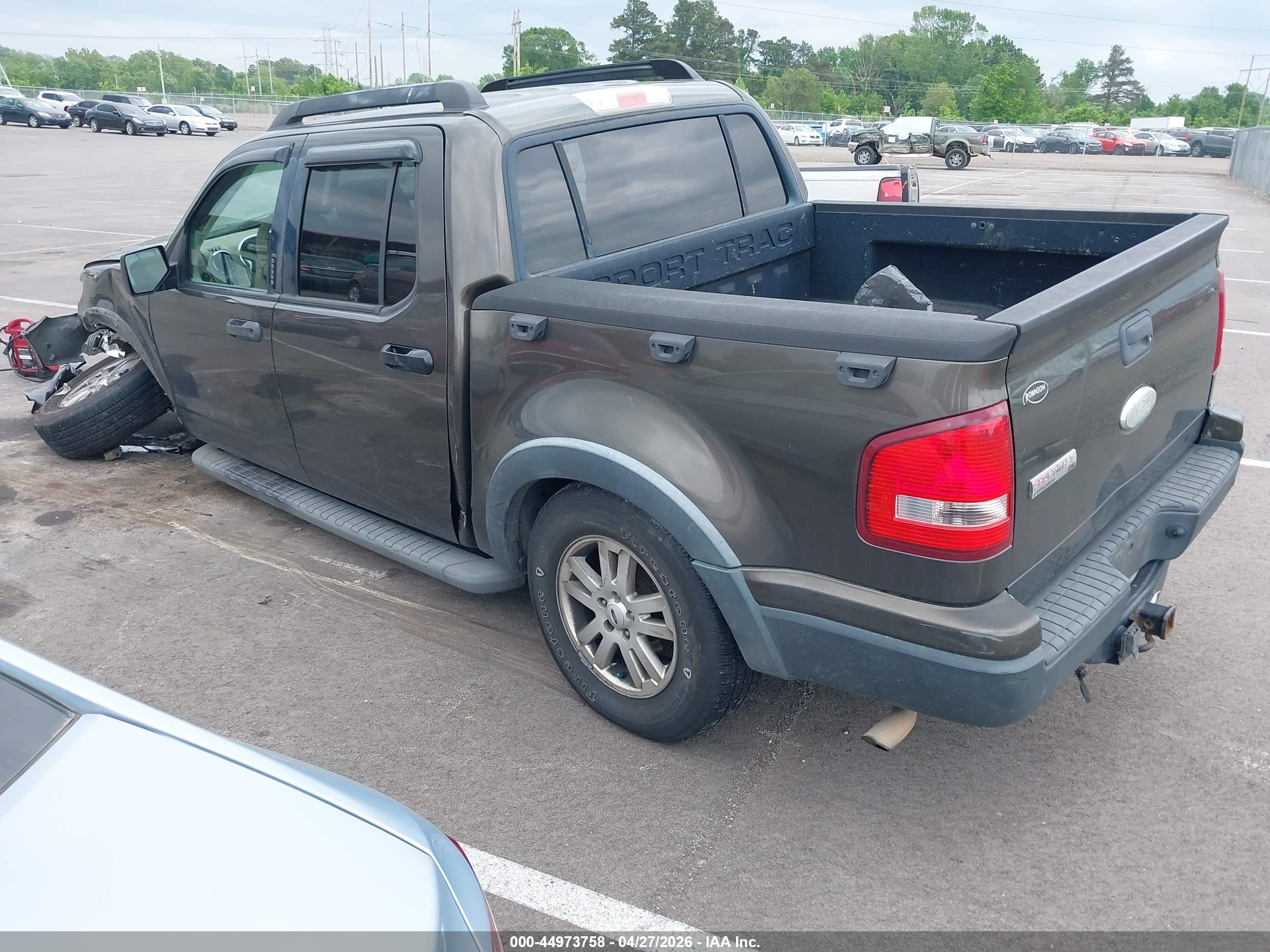 FORD EXPLORER image 3