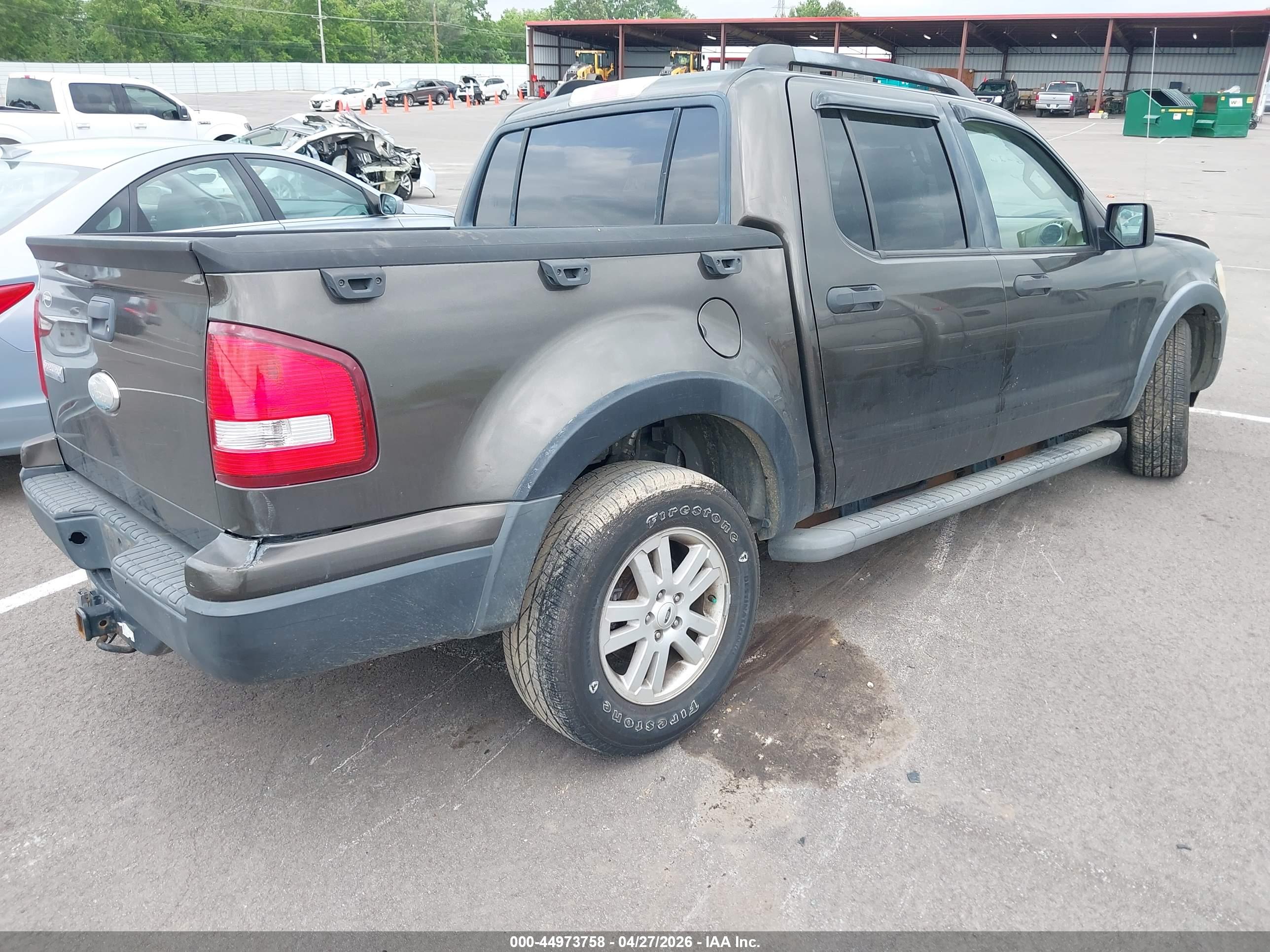 FORD EXPLORER image 4