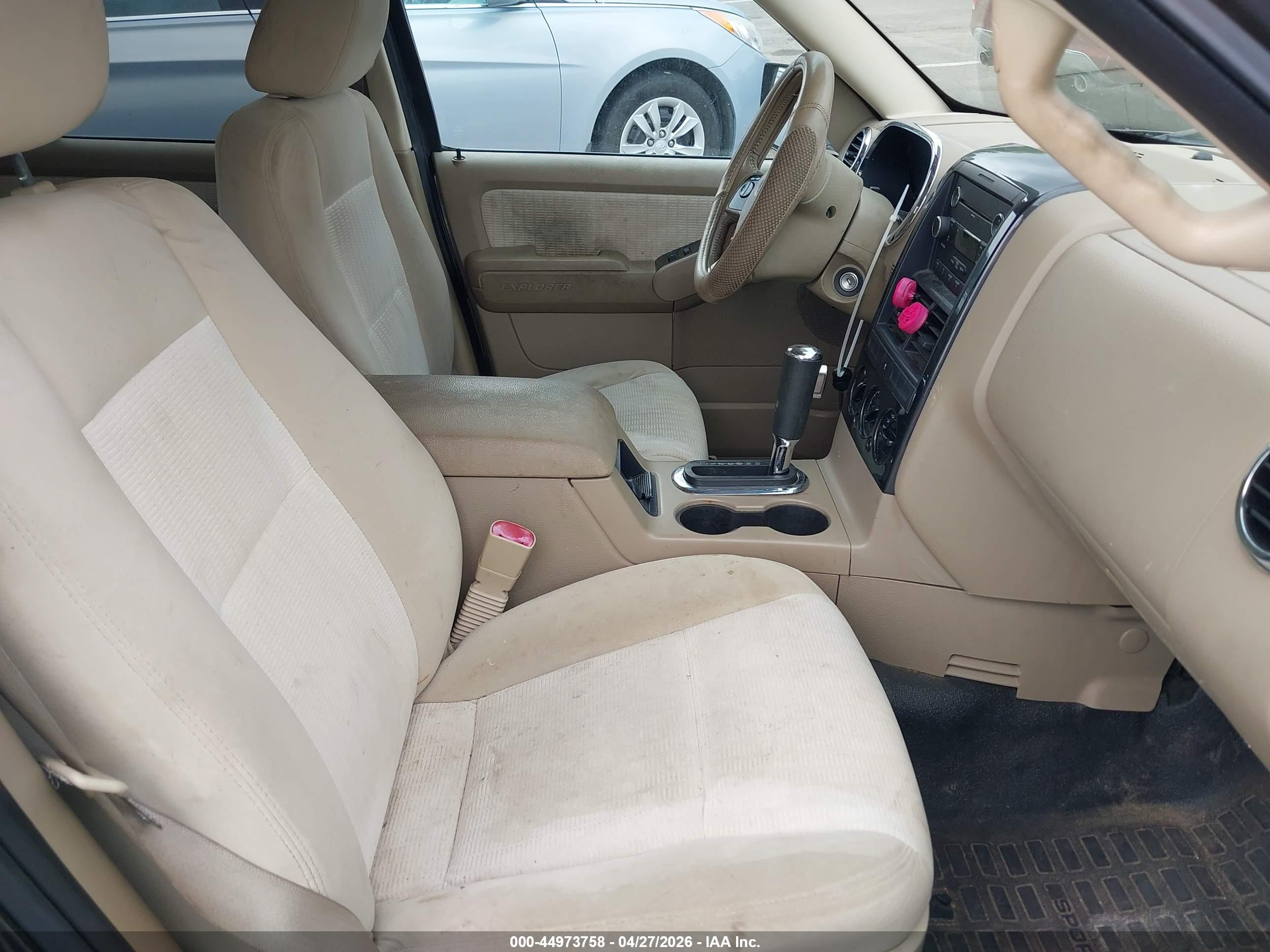 FORD EXPLORER image 5