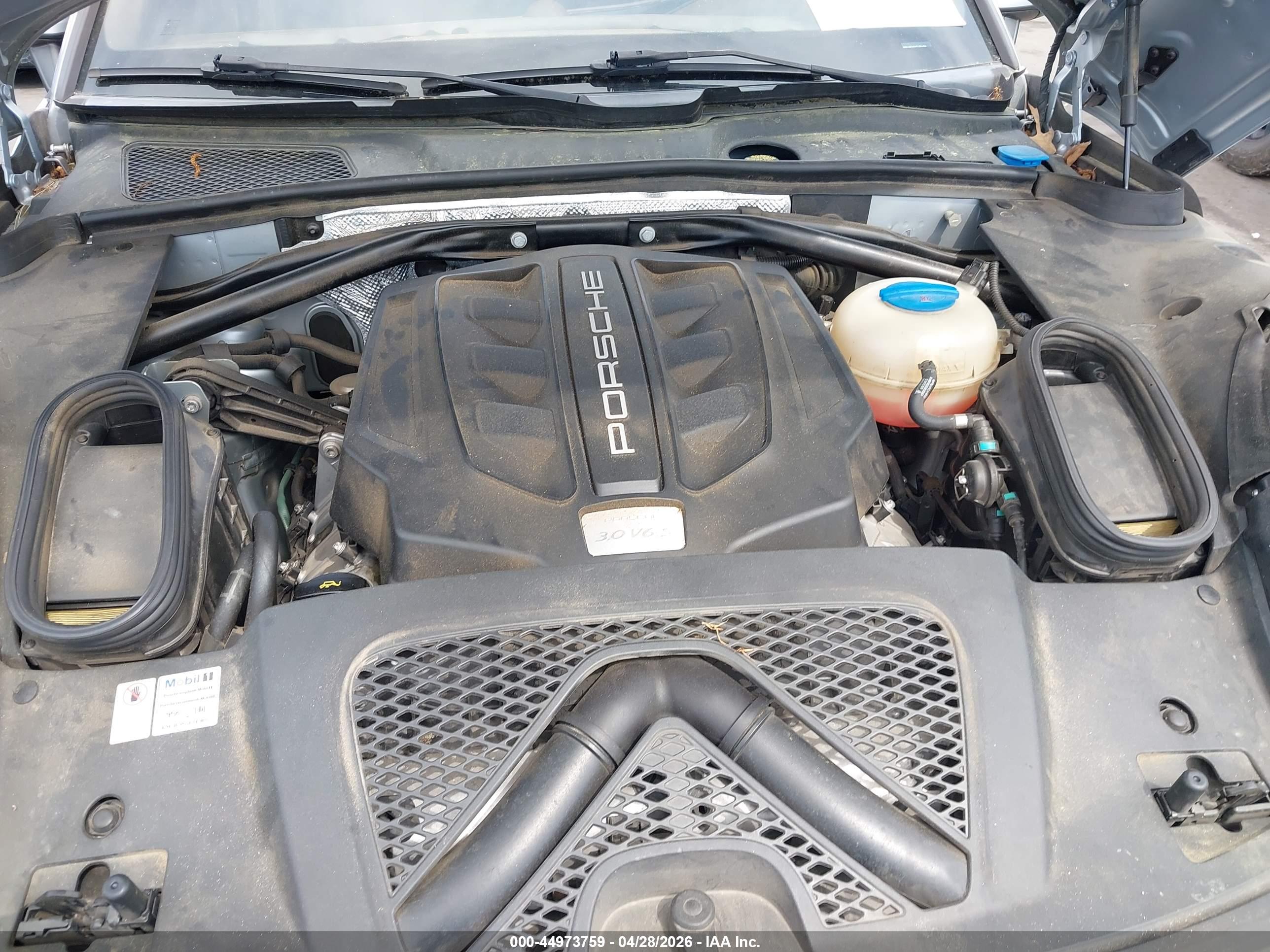 PORSCHE MACAN image 10