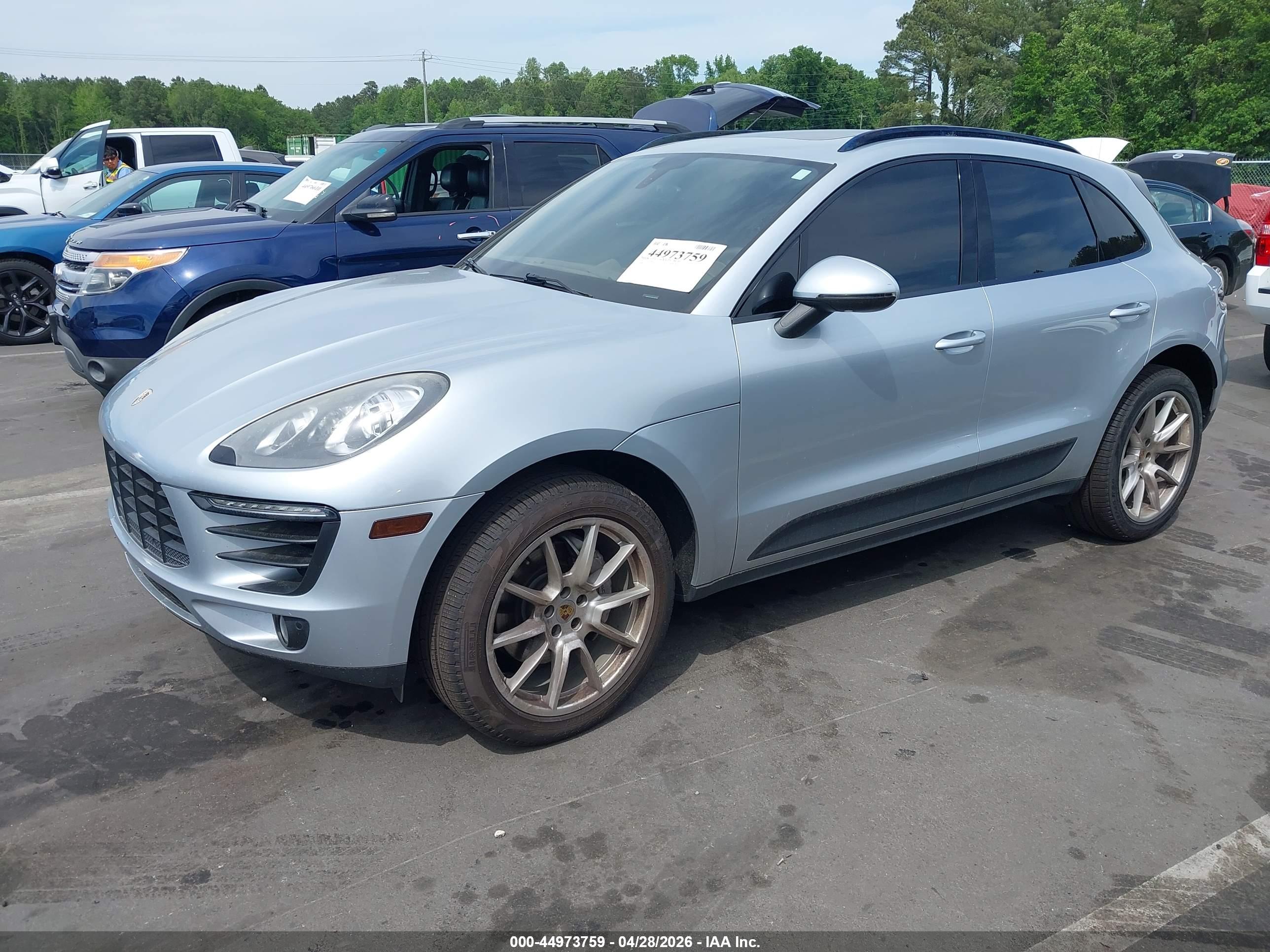 PORSCHE MACAN image 2