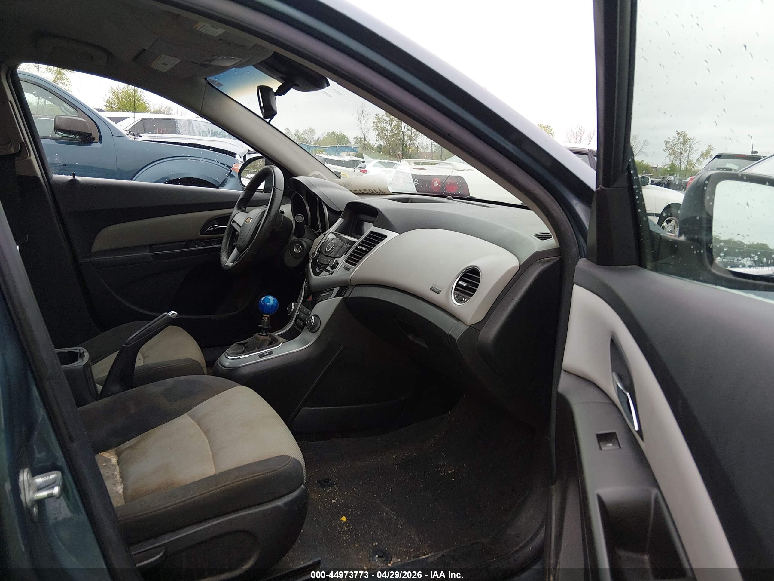 CHEVROLET CRUZE image 5