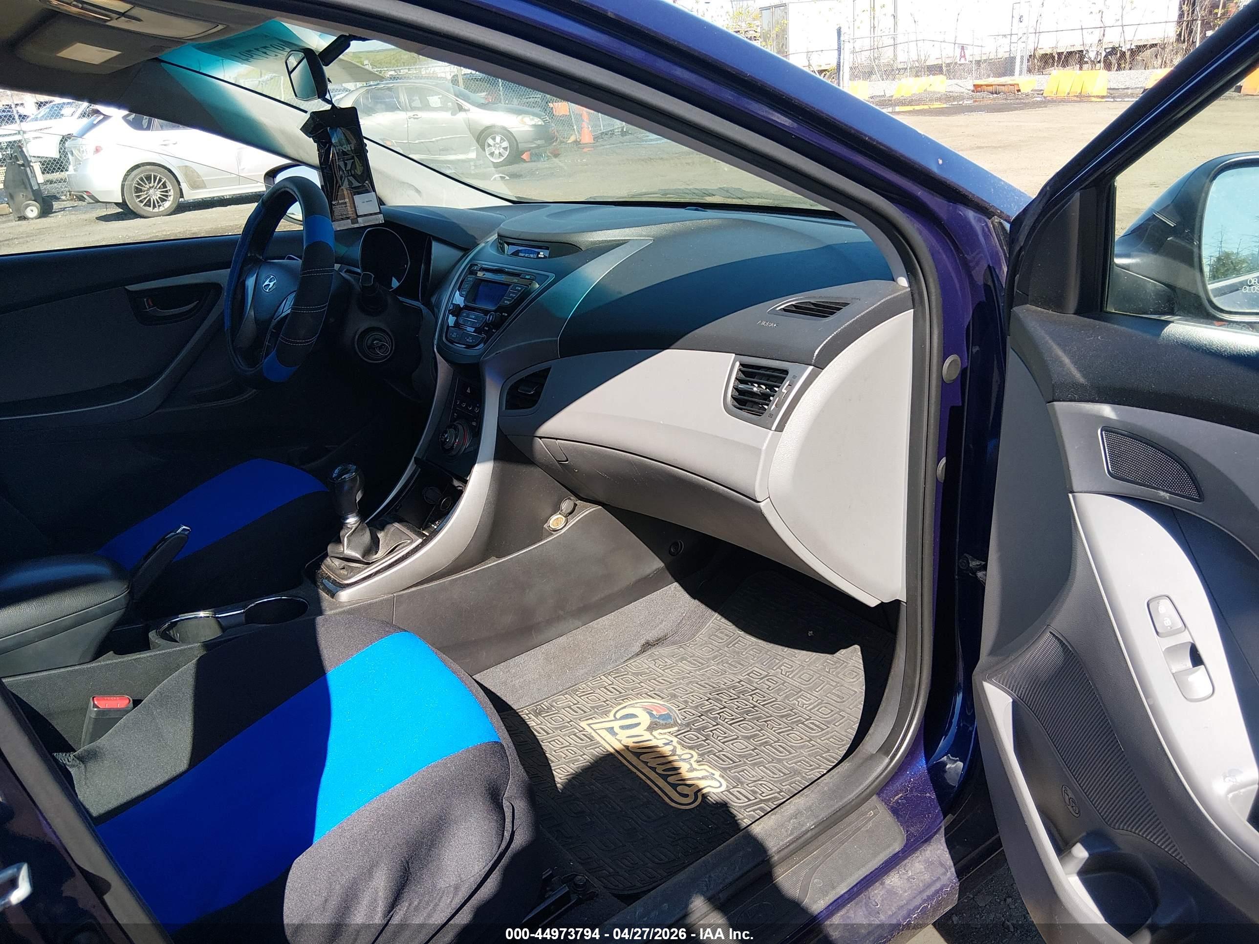 HYUNDAI ELANTRA image 5