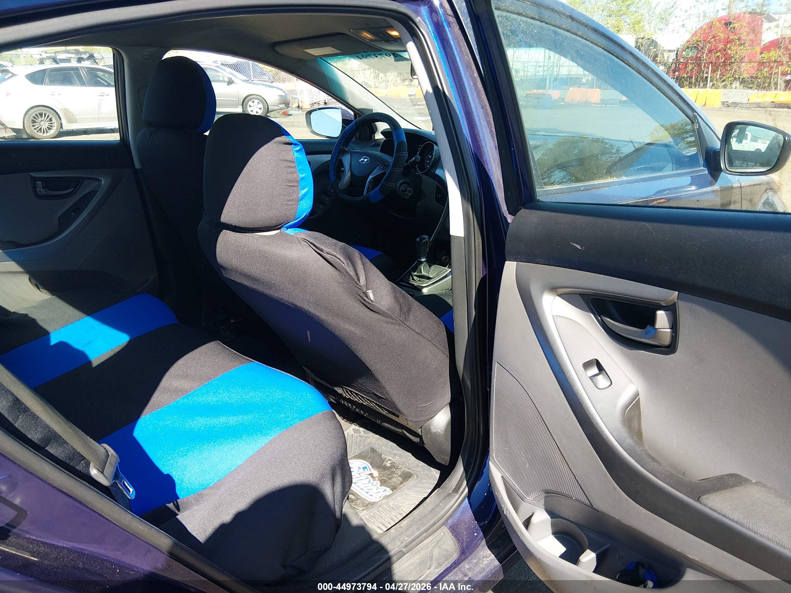 HYUNDAI ELANTRA image 8