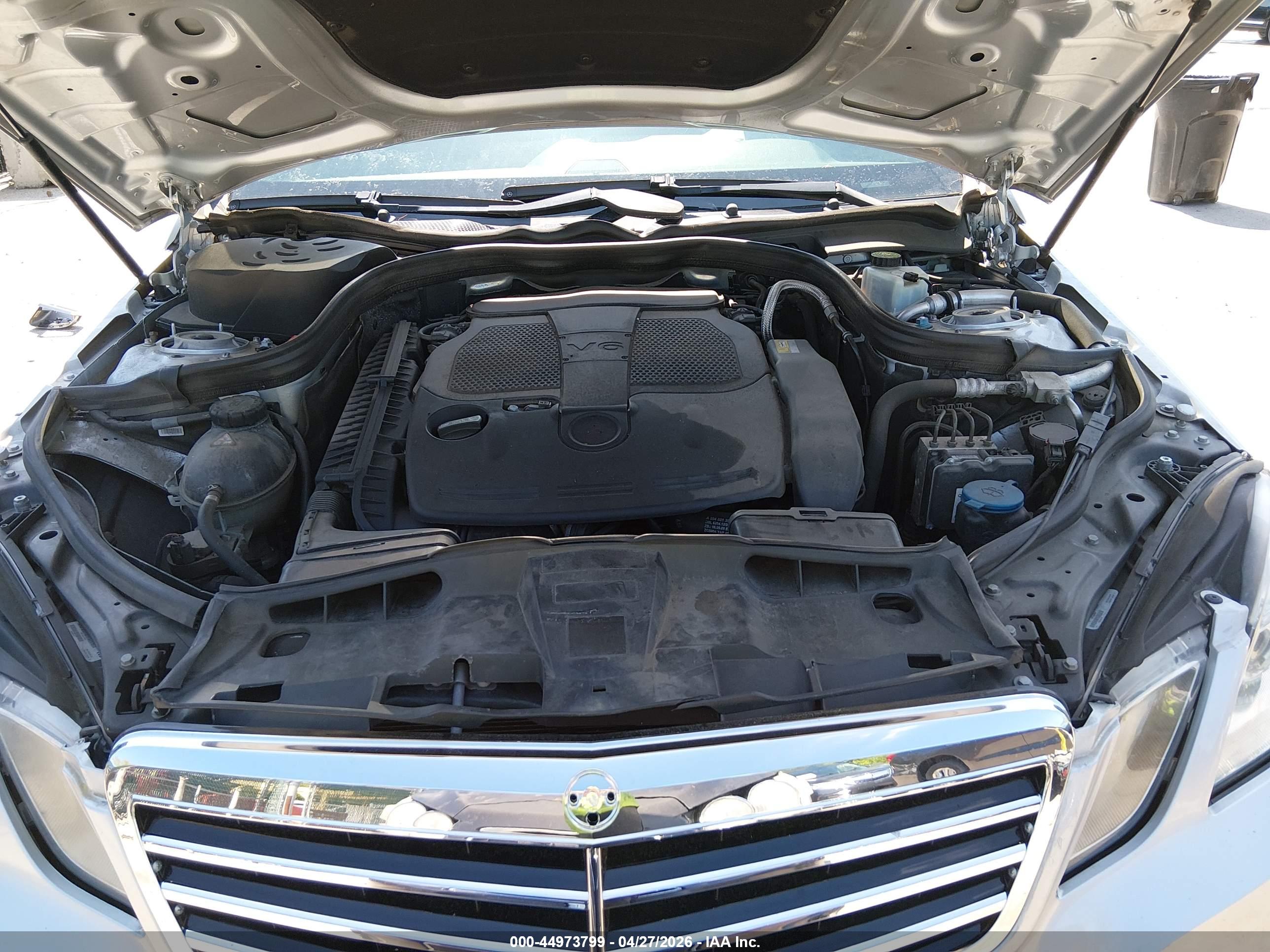 MERCEDES-BENZ E image 10