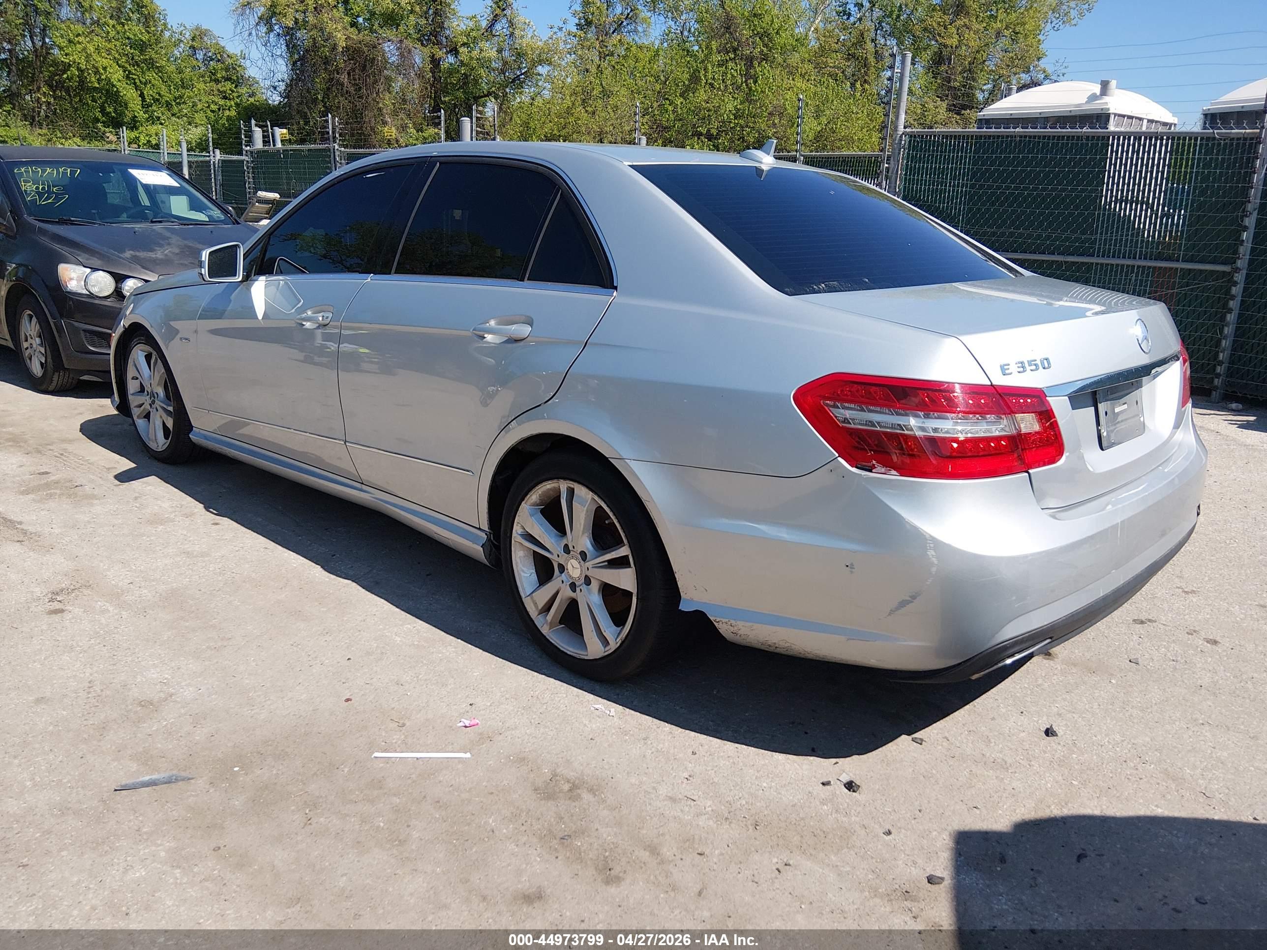 MERCEDES-BENZ E image 3