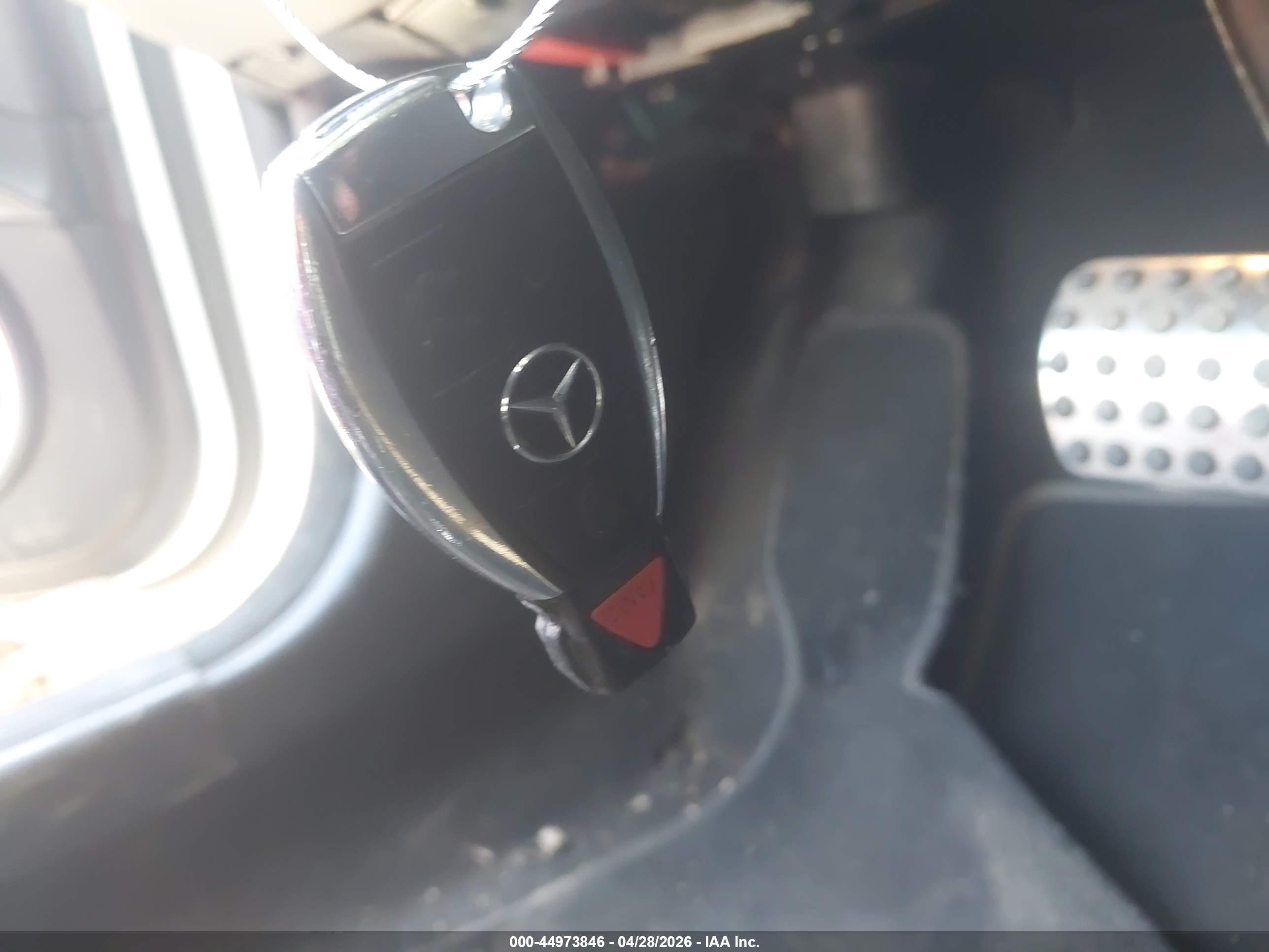 MERCEDES-BENZ C image 11