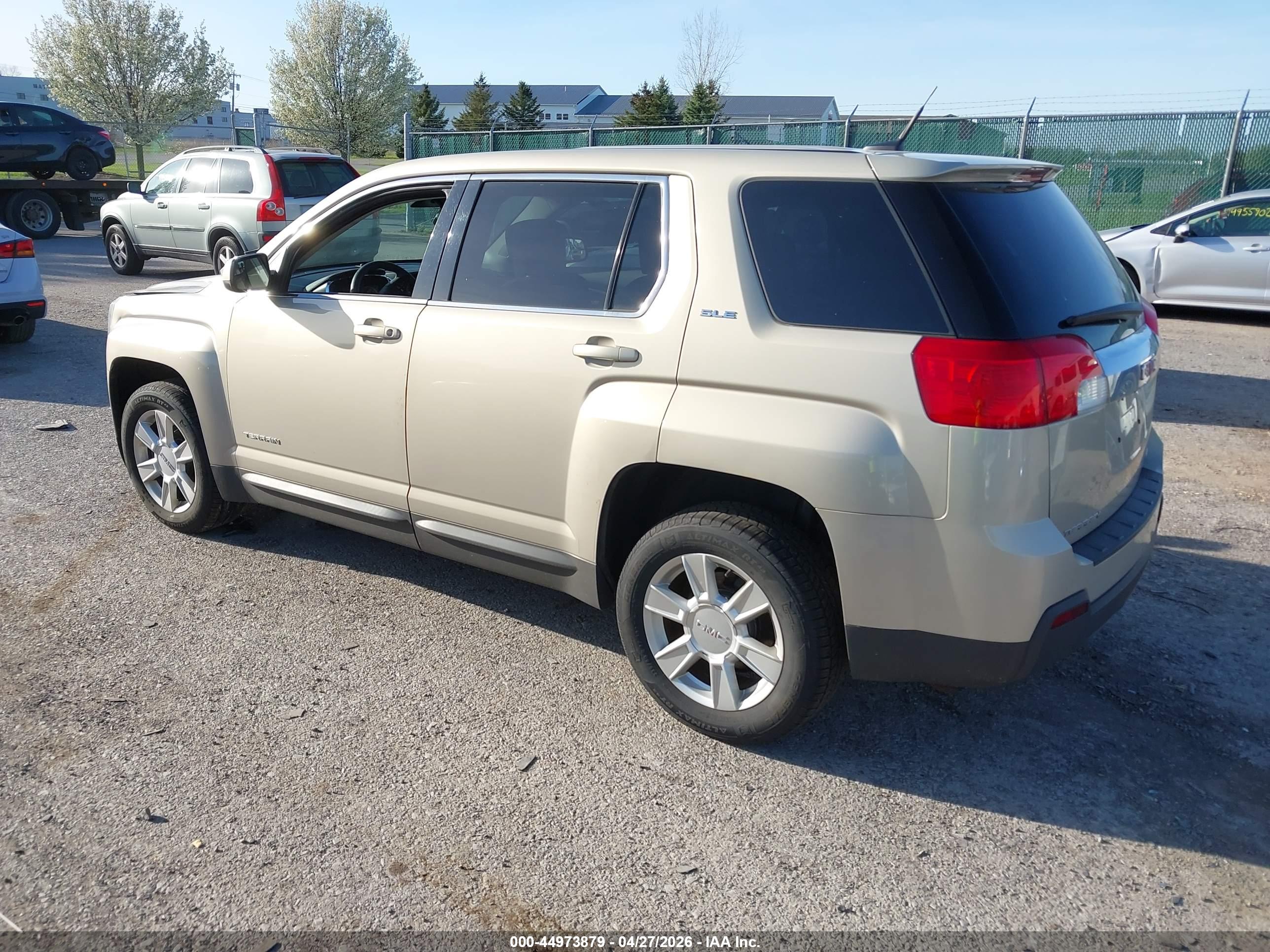 GMC TERRAIN image 3