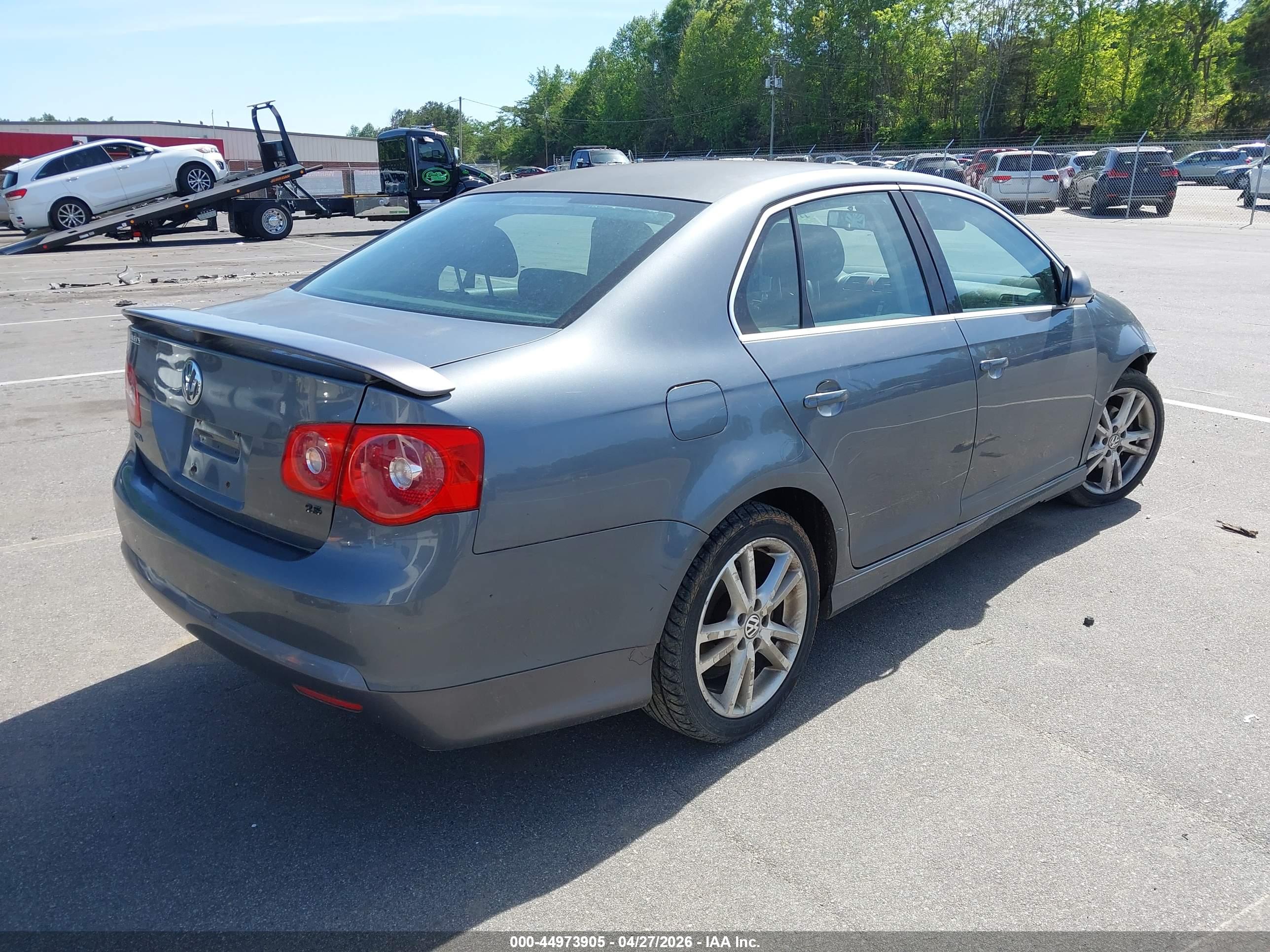 VOLKSWAGEN JETTA image 4